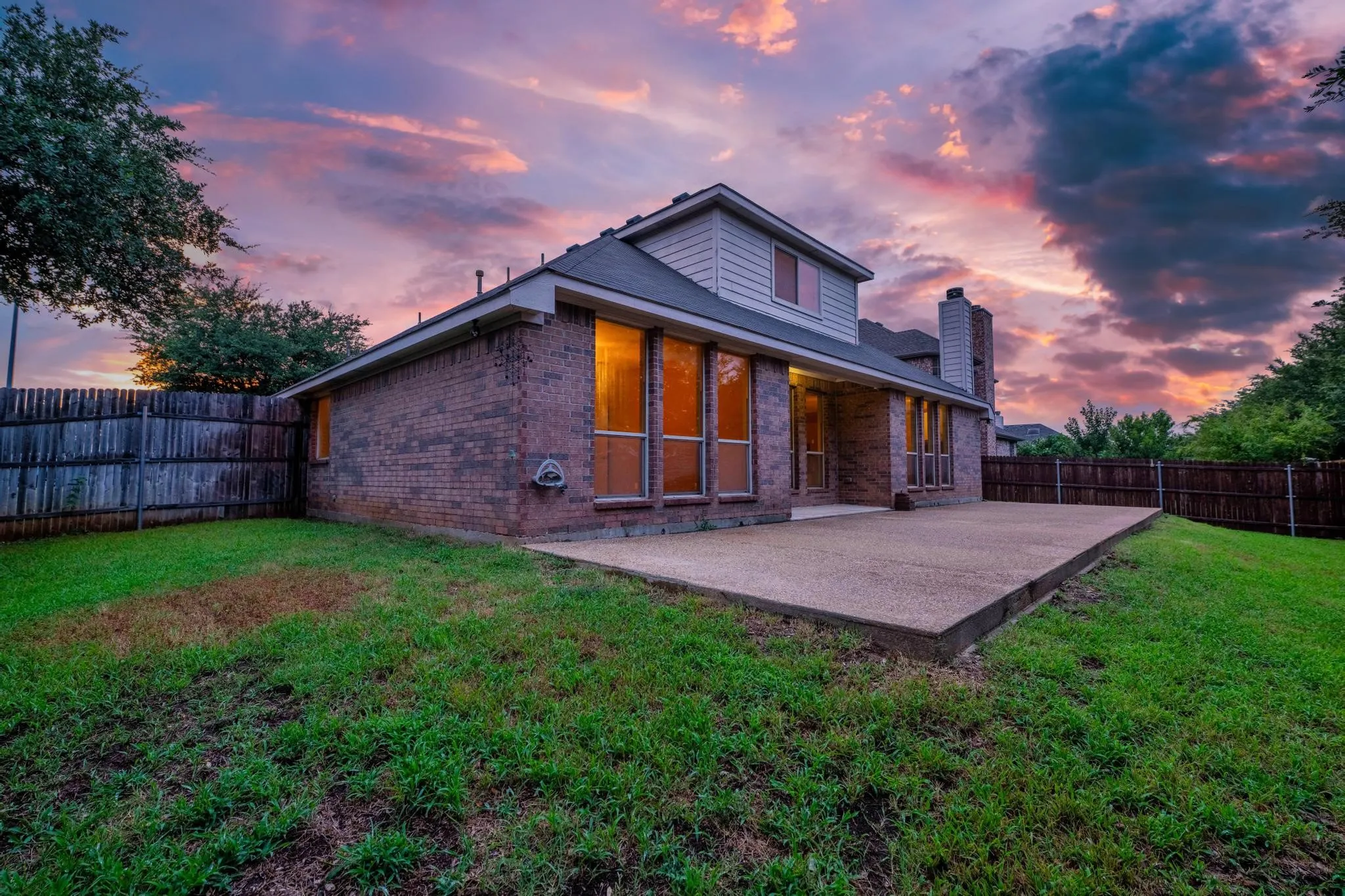 Single Family Residence For Rent in Tarrant County , 11 Beechcreek Drive, Edgecliff Village, Texas 76134, 4 Bedroom, 3 Bathroom, 2 Garage spaces, 2,788 Sqft, built in 2010, mls#21421387, Real Estate Agent in Edgecliff Village, Homes For Rent in Tarrant county, Homes For Rent in Edgecliff Village, Realtor in Edgecliff Village Texas, Real Estate Brokerage Independent Realty Texas, Luminita Cordes Realtor