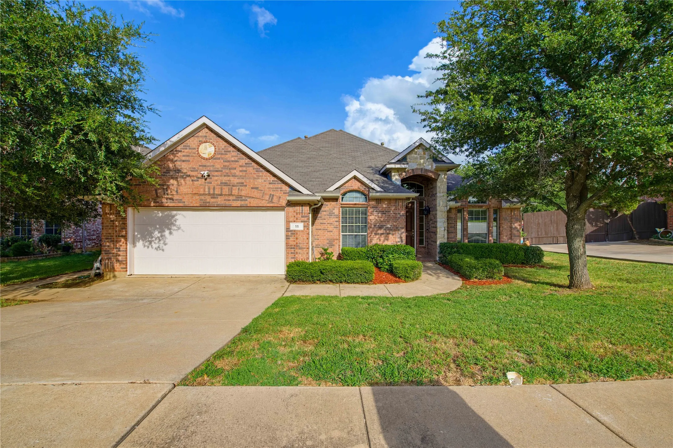 Single Family Residence For Rent in Tarrant County , 11 Beechcreek Drive, Edgecliff Village, Texas 76134, 4 Bedroom, 3 Bathroom, 2 Garage spaces, 2,788 Sqft, built in 2010, mls#21421387, Real Estate Agent in Edgecliff Village, Homes For Rent in Tarrant county, Homes For Rent in Edgecliff Village, Realtor in Edgecliff Village Texas, Real Estate Brokerage Independent Realty Texas, Luminita Cordes Realtor