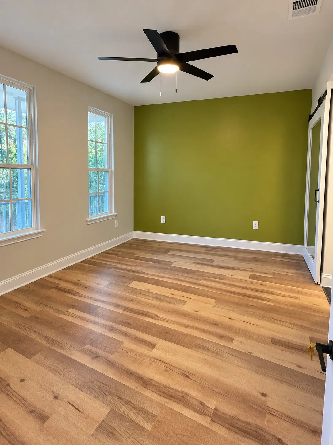 Single Family Residence For Sale in Anderson County , 817 N Esplanade Street, Palestine, Texas 75801, 3 Bedroom, 2 Bathroom, Garage spaces, 1,234 Sqft, built in 1910, mls#21421324, Real Estate Agent in Palestine, Homes For Sale in Anderson county, Homes For Sale in Palestine, Realtor in Palestine Texas, Real Estate Brokerage Independent Realty Texas, Luminita Cordes Realtor