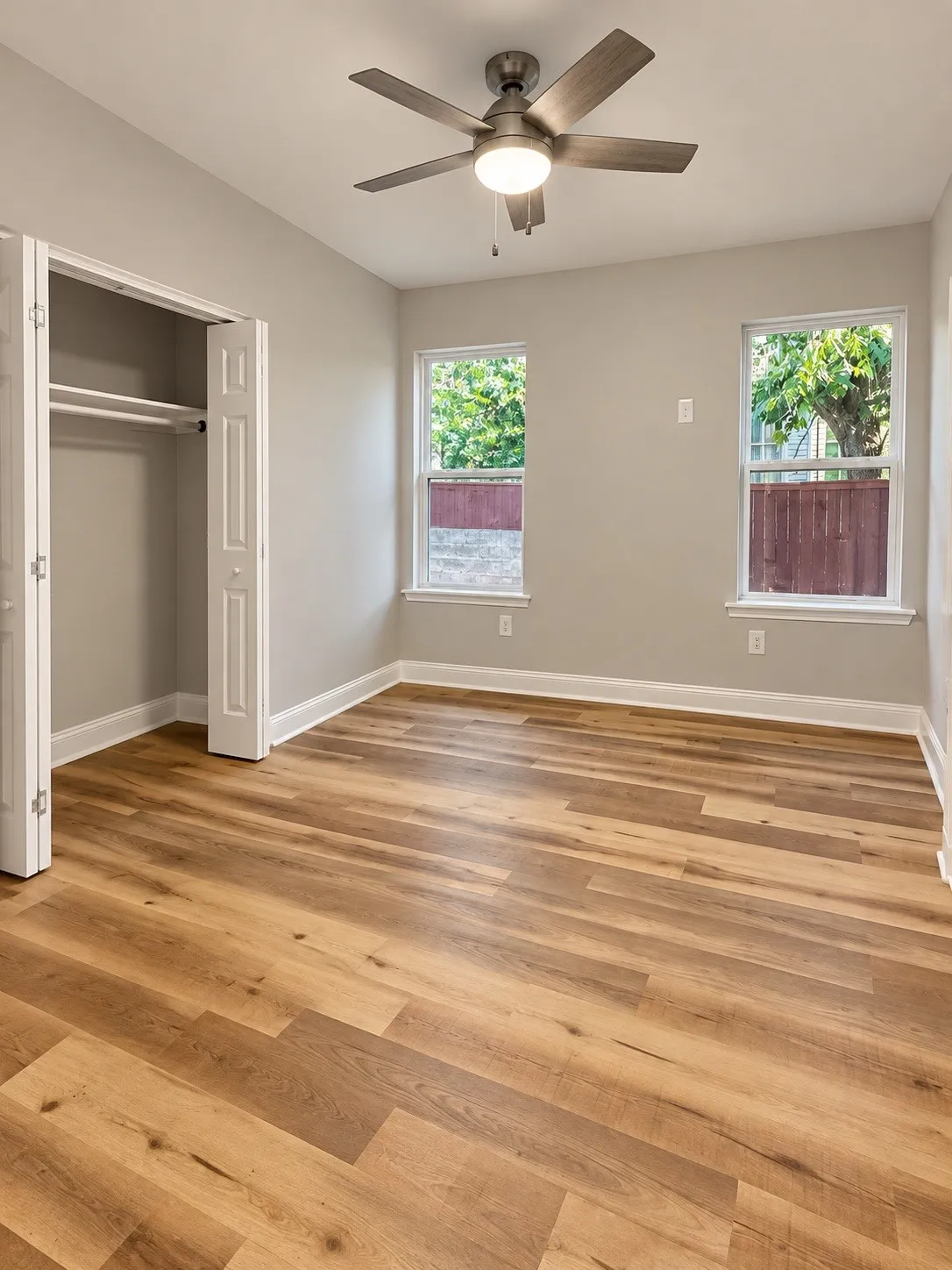 Single Family Residence For Sale in Anderson County , 817 N Esplanade Street, Palestine, Texas 75801, 3 Bedroom, 2 Bathroom, Garage spaces, 1,234 Sqft, built in 1910, mls#21421324, Real Estate Agent in Palestine, Homes For Sale in Anderson county, Homes For Sale in Palestine, Realtor in Palestine Texas, Real Estate Brokerage Independent Realty Texas, Luminita Cordes Realtor