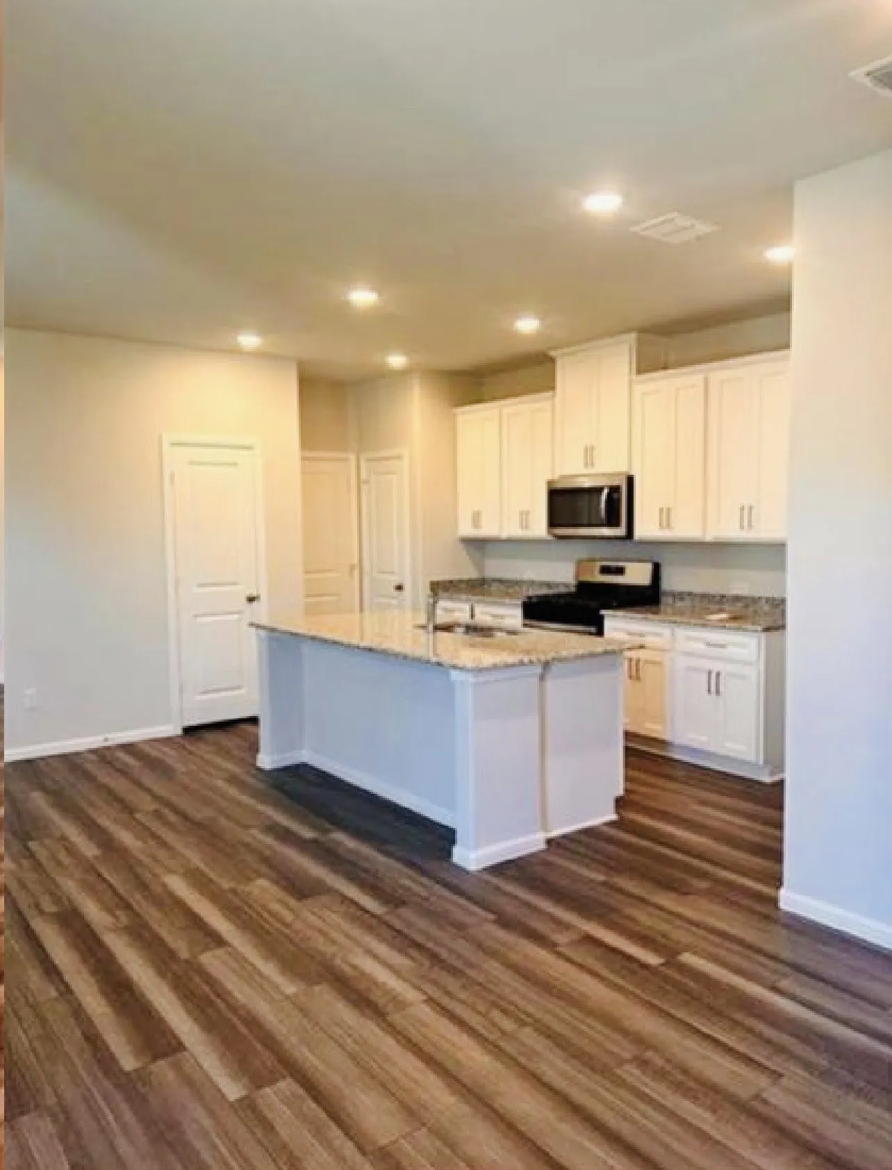 Single Family Residence For Sale in Collin County , 900 Portina Drive, Anna, Texas 75409, 3 Bedroom, 3 Bathroom, 2 Garage spaces, 1,793 Sqft, built in 2024, mls#21421395, Real Estate Agent in Anna, Homes For Sale in Collin county, Homes For Sale in Anna, Realtor in Anna Texas, Real Estate Brokerage Independent Realty Texas, Luminita Cordes Realtor