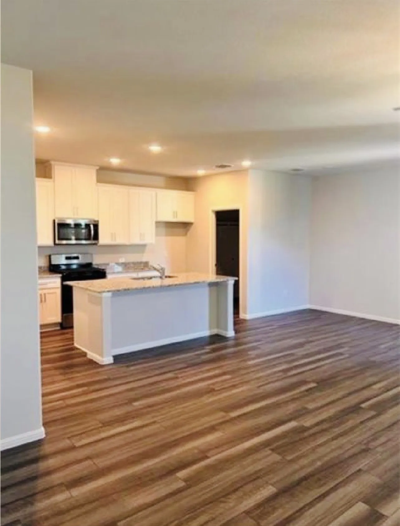 Single Family Residence For Sale in Collin County , 900 Portina Drive, Anna, Texas 75409, 3 Bedroom, 3 Bathroom, 2 Garage spaces, 1,793 Sqft, built in 2024, mls#21421395, Real Estate Agent in Anna, Homes For Sale in Collin county, Homes For Sale in Anna, Realtor in Anna Texas, Real Estate Brokerage Independent Realty Texas, Luminita Cordes Realtor