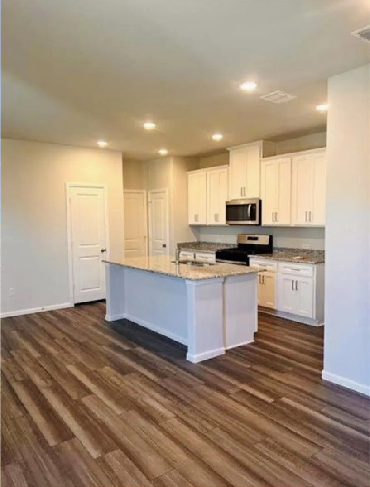 Single Family Residence For Sale in Collin County , 900 Portina Drive, Anna, Texas 75409, 3 Bedroom, 3 Bathroom, 2 Garage spaces, 1,793 Sqft, built in 2024, mls#21421395, Real Estate Agent in Anna, Homes For Sale in Collin county, Homes For Sale in Anna, Realtor in Anna Texas, Real Estate Brokerage Independent Realty Texas, Luminita Cordes Realtor