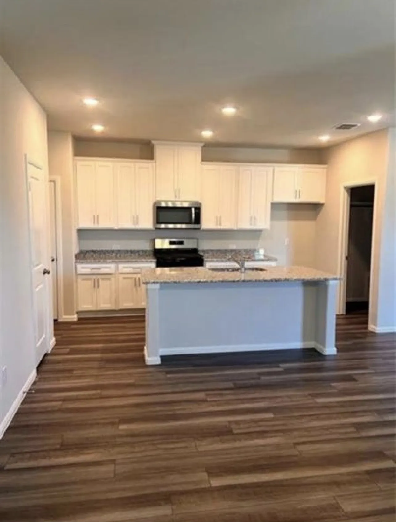 Single Family Residence For Sale in Collin County , 900 Portina Drive, Anna, Texas 75409, 3 Bedroom, 3 Bathroom, 2 Garage spaces, 1,793 Sqft, built in 2024, mls#21421395, Real Estate Agent in Anna, Homes For Sale in Collin county, Homes For Sale in Anna, Realtor in Anna Texas, Real Estate Brokerage Independent Realty Texas, Luminita Cordes Realtor
