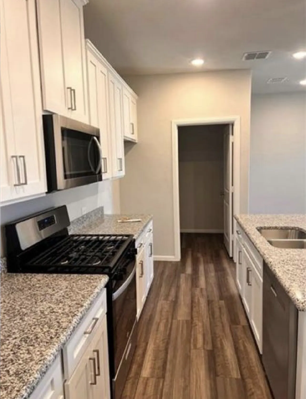 Single Family Residence For Sale in Collin County , 900 Portina Drive, Anna, Texas 75409, 3 Bedroom, 3 Bathroom, 2 Garage spaces, 1,793 Sqft, built in 2024, mls#21421395, Real Estate Agent in Anna, Homes For Sale in Collin county, Homes For Sale in Anna, Realtor in Anna Texas, Real Estate Brokerage Independent Realty Texas, Luminita Cordes Realtor