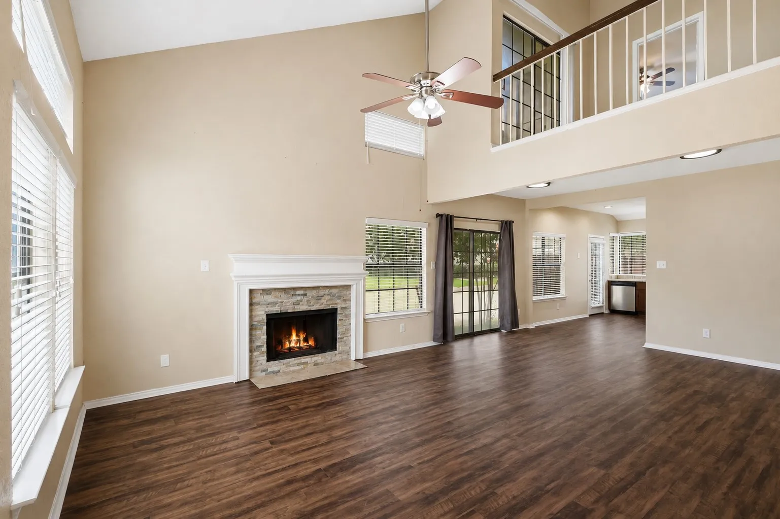 Single Family Residence For Sale in Dallas County , 608 Fiesta Circle, Irving, Texas 75063, 3 Bedroom, 3 Bathroom, 2 Garage spaces, 1,599 Sqft, built in 1985, mls#21421393, Real Estate Agent in Irving, Homes For Sale in Dallas county, Homes For Sale in Irving, Realtor in Irving Texas, Real Estate Brokerage Independent Realty Texas, Luminita Cordes Realtor