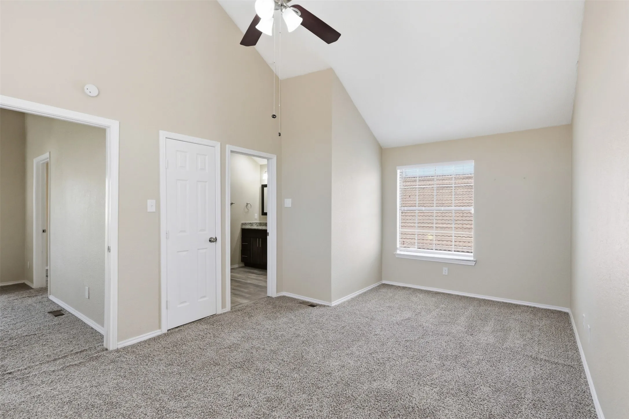 Single Family Residence For Rent in Dallas County , 608 Fiesta Circle, Irving, Texas 75063, 3 Bedroom, 3 Bathroom, 2 Garage spaces, 1,599 Sqft, built in 1985, mls#21421397, Real Estate Agent in Irving, Homes For Rent in Dallas county, Homes For Rent in Irving, Realtor in Irving Texas, Real Estate Brokerage Independent Realty Texas, Luminita Cordes Realtor