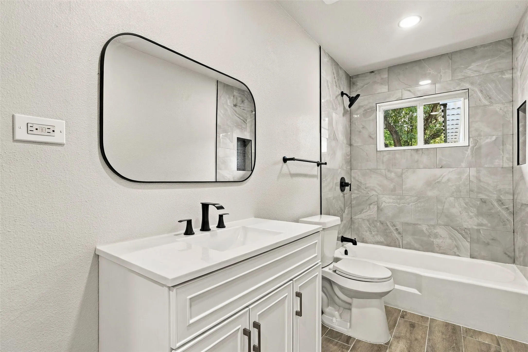 Single Family Residence For Sale in Dallas County , 1504 Mosley Drive, Irving, Texas 75060, 4 Bedroom, 2 Bathroom, 1 Garage spaces, 1,485 Sqft, built in 1964, mls#21421408, Real Estate Agent in Irving, Homes For Sale in Dallas county, Homes For Sale in Irving, Realtor in Irving Texas, Real Estate Brokerage Independent Realty Texas, Luminita Cordes Realtor