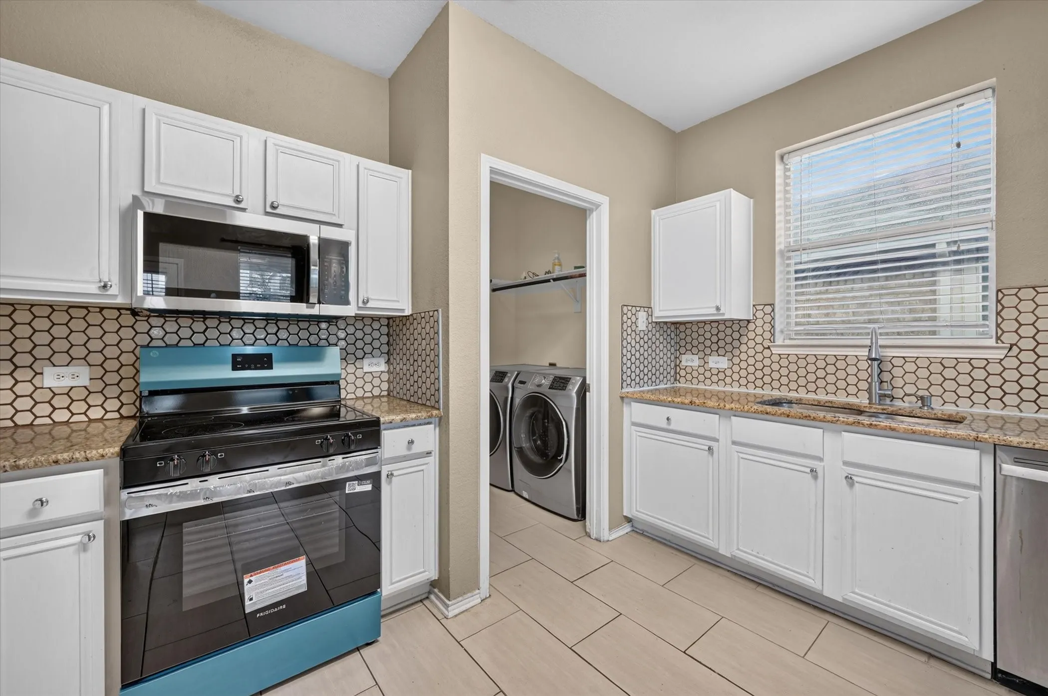 Single Family Residence For Rent in Tarrant County , 2700 Mountain Lion Drive, Fort Worth, Texas 76244, 3 Bedroom, 3 Bathroom, Garage spaces, 1,780 Sqft, built in 2005, mls#21420443, Real Estate Agent in Fort Worth, Homes For Rent in Tarrant county, Homes For Rent in Fort Worth, Realtor in Fort Worth Texas, Real Estate Brokerage Independent Realty Texas, Luminita Cordes Realtor