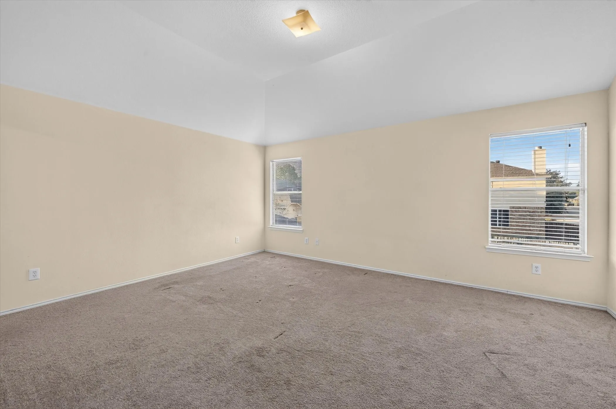 Single Family Residence For Rent in Tarrant County , 2700 Mountain Lion Drive, Fort Worth, Texas 76244, 3 Bedroom, 3 Bathroom, Garage spaces, 1,780 Sqft, built in 2005, mls#21420443, Real Estate Agent in Fort Worth, Homes For Rent in Tarrant county, Homes For Rent in Fort Worth, Realtor in Fort Worth Texas, Real Estate Brokerage Independent Realty Texas, Luminita Cordes Realtor