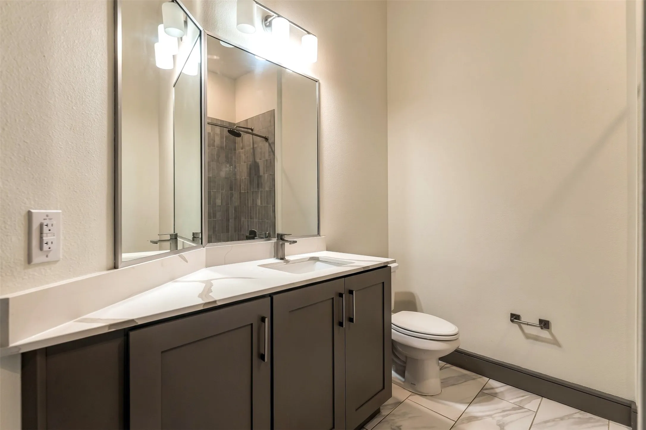 Condominium For Sale in Denton County , 2700 Old Denton Road 1012, Carrollton, Texas 75007, 3 Bedroom, 2 Bathroom, 1 Garage spaces, 1,611 Sqft, built in 2020, mls#21421059, Real Estate Agent in Carrollton, Homes For Sale in Denton county, Homes For Sale in Carrollton, Realtor in Carrollton Texas, Real Estate Brokerage Independent Realty Texas, Luminita Cordes Realtor