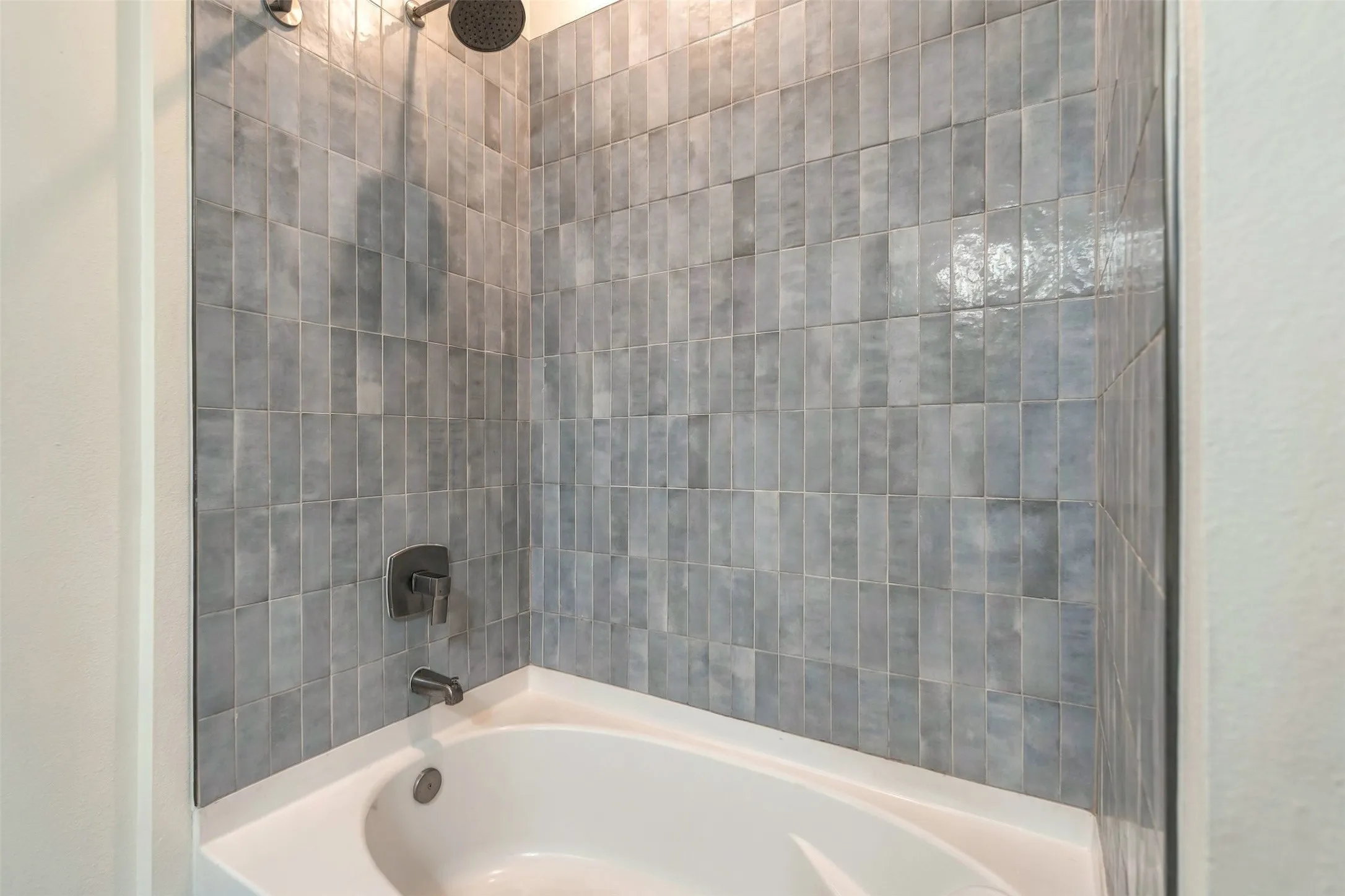 Condominium For Sale in Denton County , 2700 Old Denton Road 1012, Carrollton, Texas 75007, 3 Bedroom, 2 Bathroom, 1 Garage spaces, 1,611 Sqft, built in 2020, mls#21421059, Real Estate Agent in Carrollton, Homes For Sale in Denton county, Homes For Sale in Carrollton, Realtor in Carrollton Texas, Real Estate Brokerage Independent Realty Texas, Luminita Cordes Realtor