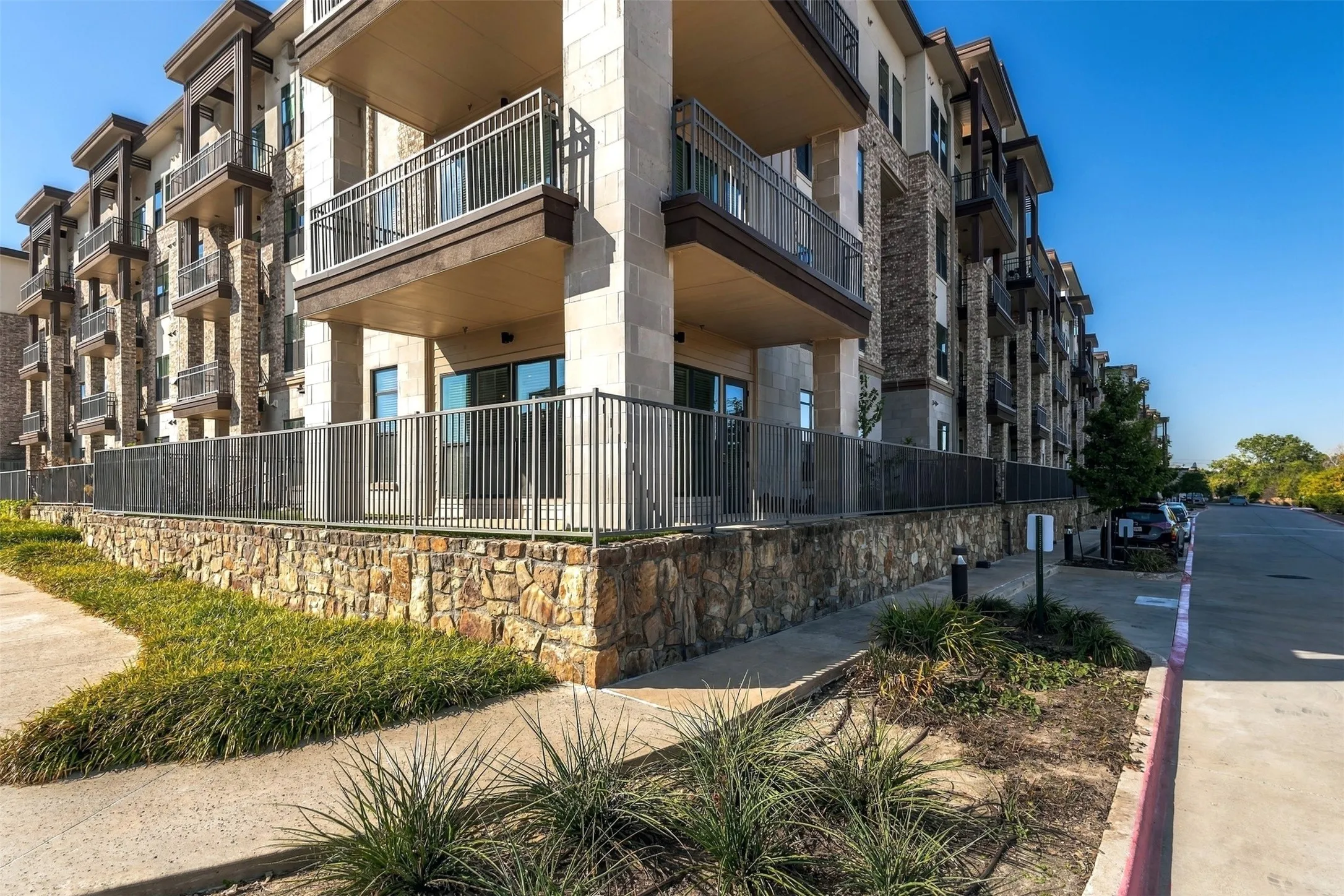 Condominium For Sale in Denton County , 2700 Old Denton Road 1012, Carrollton, Texas 75007, 3 Bedroom, 2 Bathroom, 1 Garage spaces, 1,611 Sqft, built in 2020, mls#21421059, Real Estate Agent in Carrollton, Homes For Sale in Denton county, Homes For Sale in Carrollton, Realtor in Carrollton Texas, Real Estate Brokerage Independent Realty Texas, Luminita Cordes Realtor