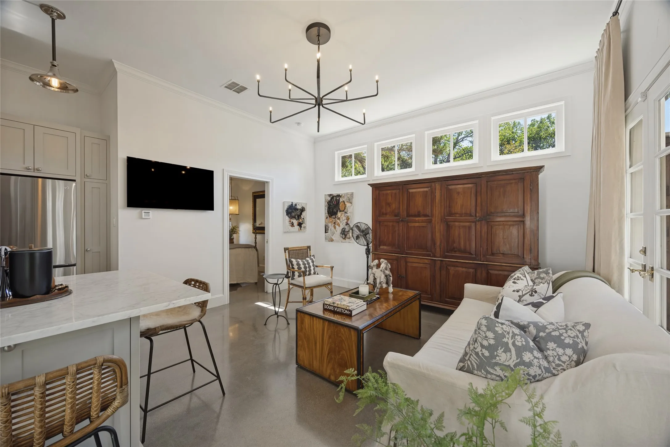 Private guest residence, attached!  1 bedroom, living, full kitchen w it's own separate garage attached and laundry.