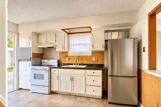 Condominium For Sale in Dallas County , 2919 Lourdes Street, Dallas, Texas 75211, 3 Bedroom, 1 Bathroom, 2 Garage spaces, 1,192 Sqft, built in 1965, mls#21420511, Real Estate Agent in Dallas, Homes For Sale in Dallas county, Homes For Sale in Dallas, Realtor in Dallas Texas, Real Estate Brokerage Independent Realty Texas, Luminita Cordes Realtor