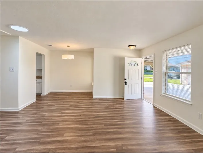 Single Family Residence For Rent in Tarrant County , 2705 Petersburg Drive, Arlington, Texas 76014, 3 Bedroom, 2 Bathroom, Garage spaces, 2,404 Sqft, built in 1978, mls#21421420, Real Estate Agent in Arlington, Homes For Rent in Tarrant county, Homes For Rent in Arlington, Realtor in Arlington Texas, Real Estate Brokerage Independent Realty Texas, Luminita Cordes Realtor