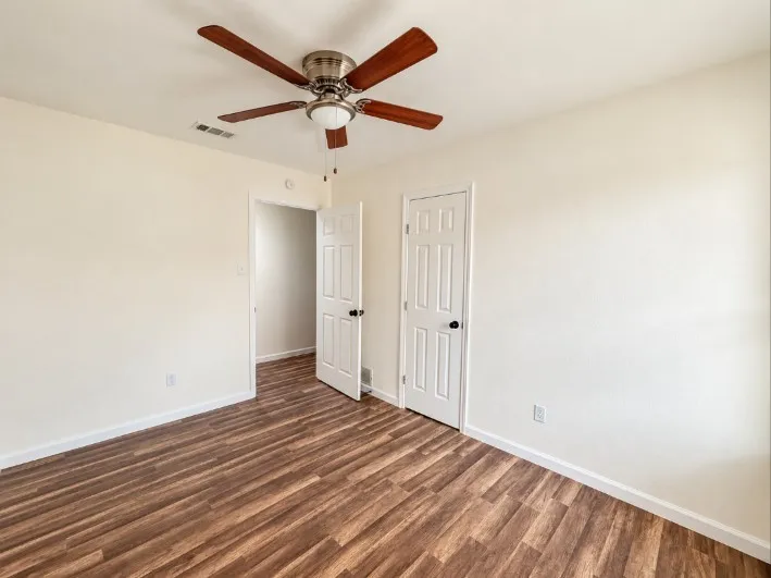 Single Family Residence For Rent in Tarrant County , 2705 Petersburg Drive, Arlington, Texas 76014, 3 Bedroom, 2 Bathroom, Garage spaces, 2,404 Sqft, built in 1978, mls#21421420, Real Estate Agent in Arlington, Homes For Rent in Tarrant county, Homes For Rent in Arlington, Realtor in Arlington Texas, Real Estate Brokerage Independent Realty Texas, Luminita Cordes Realtor