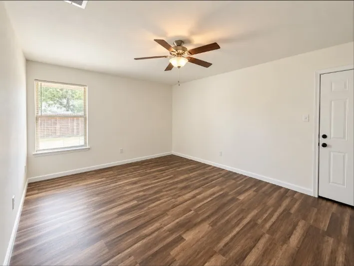 Single Family Residence For Rent in Tarrant County , 2705 Petersburg Drive, Arlington, Texas 76014, 3 Bedroom, 2 Bathroom, Garage spaces, 2,404 Sqft, built in 1978, mls#21421420, Real Estate Agent in Arlington, Homes For Rent in Tarrant county, Homes For Rent in Arlington, Realtor in Arlington Texas, Real Estate Brokerage Independent Realty Texas, Luminita Cordes Realtor