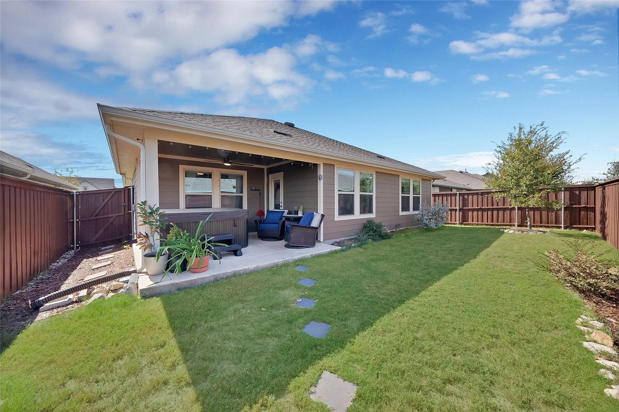 Single Family Residence For Sale in Denton County , 13121 S Haven Way, Providence Village, Texas 76227, 4 Bedroom, 2 Bathroom, 2 Garage spaces, 1,738 Sqft, built in 2023, mls#21421293, Real Estate Agent in Providence Village, Homes For Sale in Denton county, Homes For Sale in Providence Village, Realtor in Providence Village Texas, Real Estate Brokerage Independent Realty Texas, Luminita Cordes Realtor