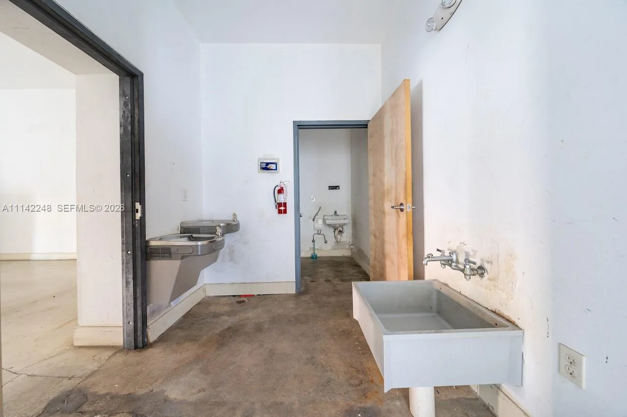 1ST FLOOR BATHROOM WATER FOUNTAINS