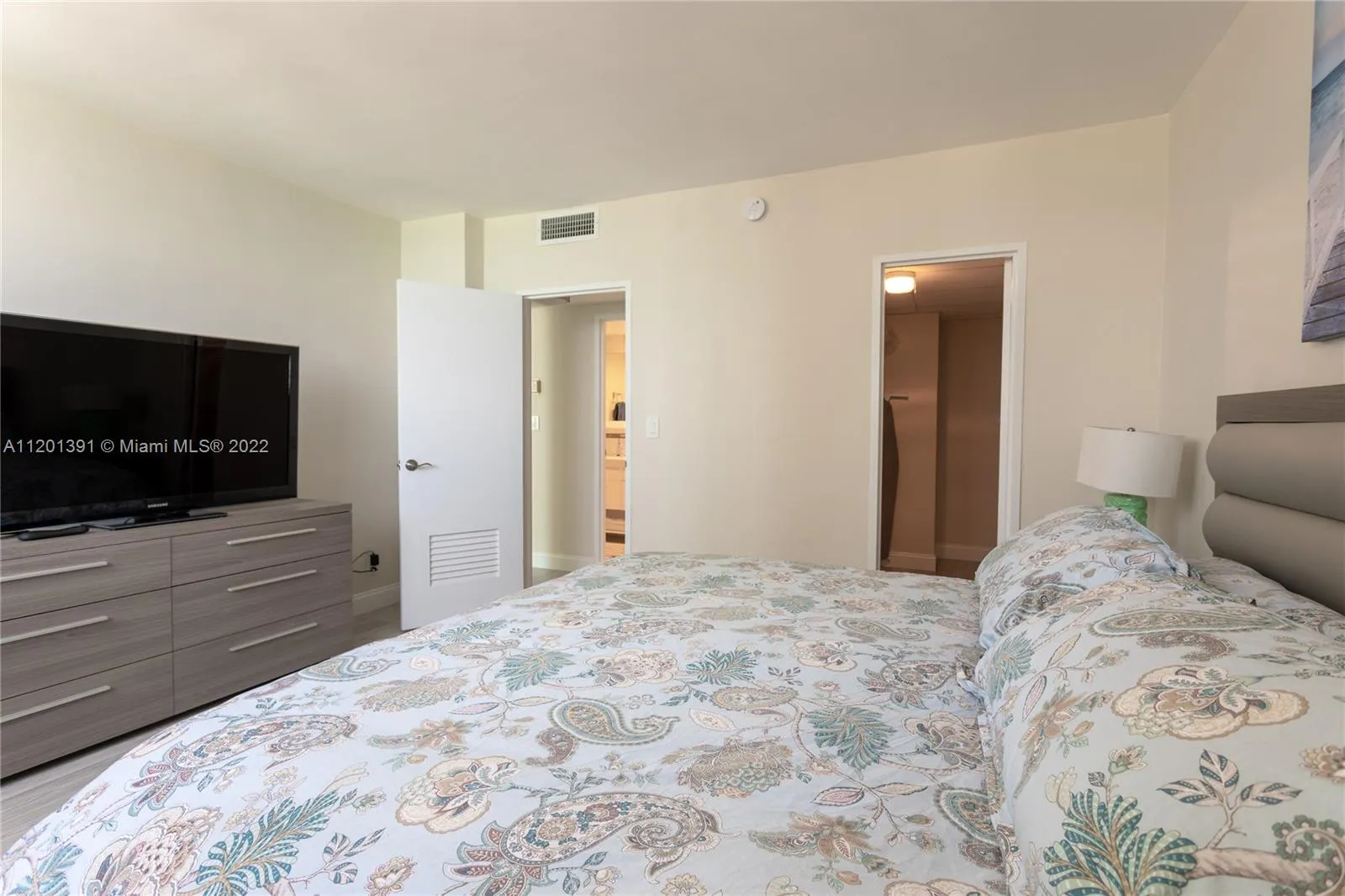 3901 S Ocean Dr 10m, Hollywood, Florida 33019, Hollywood, Florida 33019, 1 Bedroom Bedrooms, ,1 BathroomBathrooms,Residential Lease,For Rent,3901 S Ocean Dr 10m, Hollywood, Florida 33019,A11201391