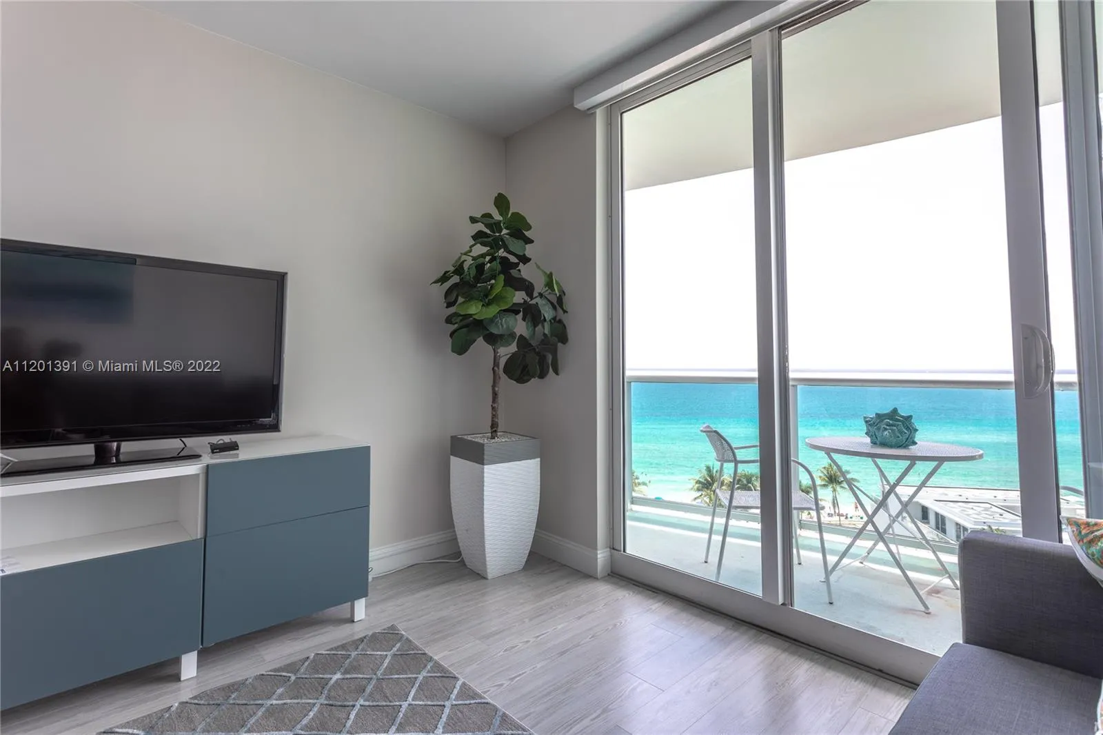 3901 S Ocean Dr 10m, Hollywood, Florida 33019, Hollywood, Florida 33019, 1 Bedroom Bedrooms, ,1 BathroomBathrooms,Residential Lease,For Rent,3901 S Ocean Dr 10m, Hollywood, Florida 33019,A11201391