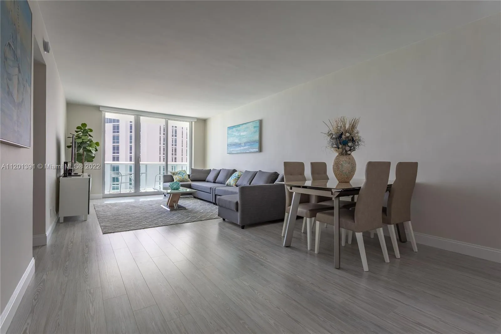 3901 S Ocean Dr 10m, Hollywood, Florida 33019, Hollywood, Florida 33019, 1 Bedroom Bedrooms, ,1 BathroomBathrooms,Residential Lease,For Rent,3901 S Ocean Dr 10m, Hollywood, Florida 33019,A11201391