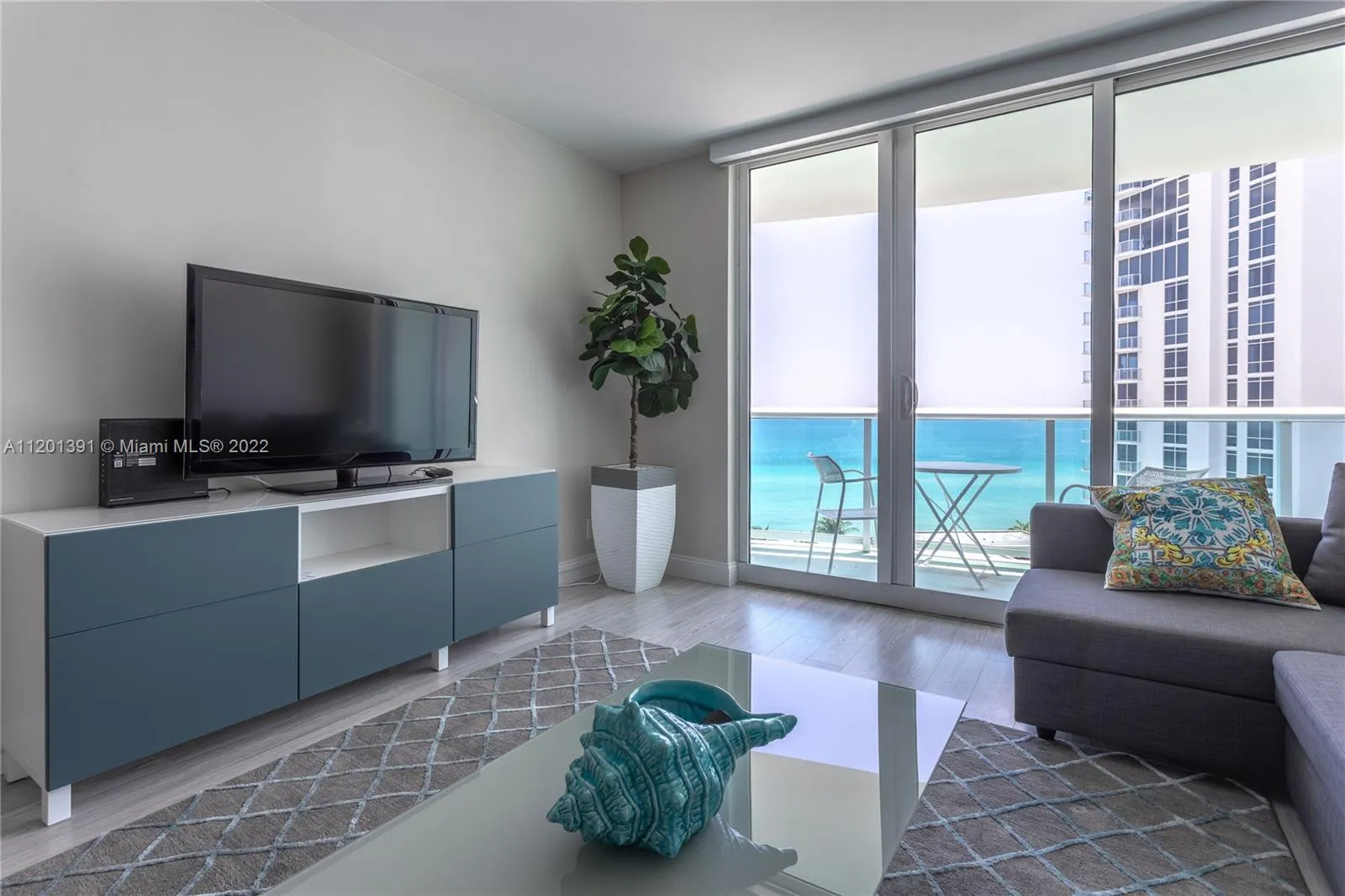 3901 S Ocean Dr 10m, Hollywood, Florida 33019, Hollywood, Florida 33019, 1 Bedroom Bedrooms, ,1 BathroomBathrooms,Residential Lease,For Rent,3901 S Ocean Dr 10m, Hollywood, Florida 33019,A11201391