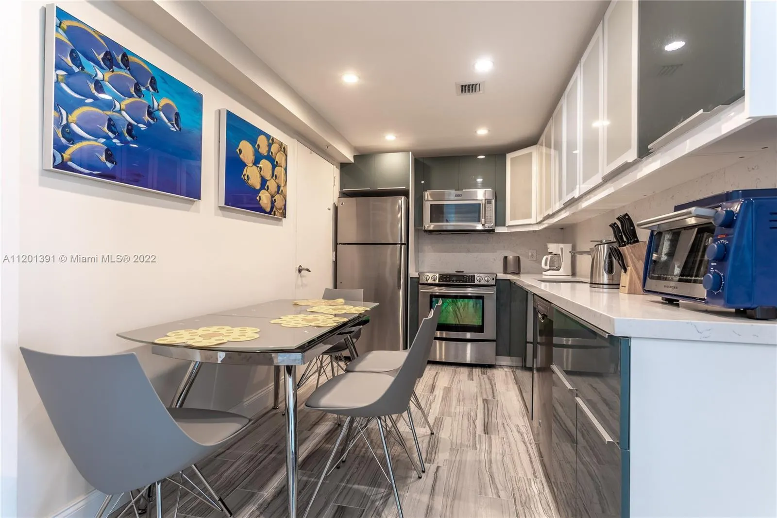 3901 S Ocean Dr 10m, Hollywood, Florida 33019, Hollywood, Florida 33019, 1 Bedroom Bedrooms, ,1 BathroomBathrooms,Residential Lease,For Rent,3901 S Ocean Dr 10m, Hollywood, Florida 33019,A11201391