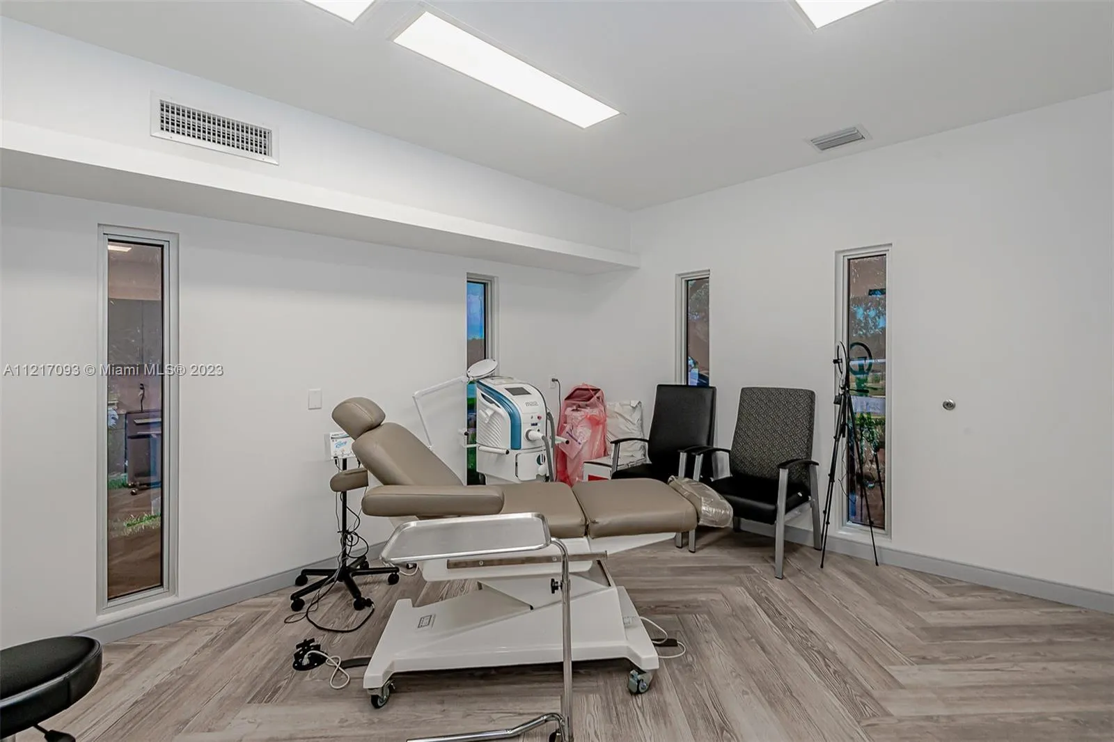 7700 Davie Road Ext, Hollywood, Florida 33024, Hollywood, Florida 33024, ,Commercial Sale,For Sale,7700 Davie Road Ext, Hollywood, Florida 33024,A11217093