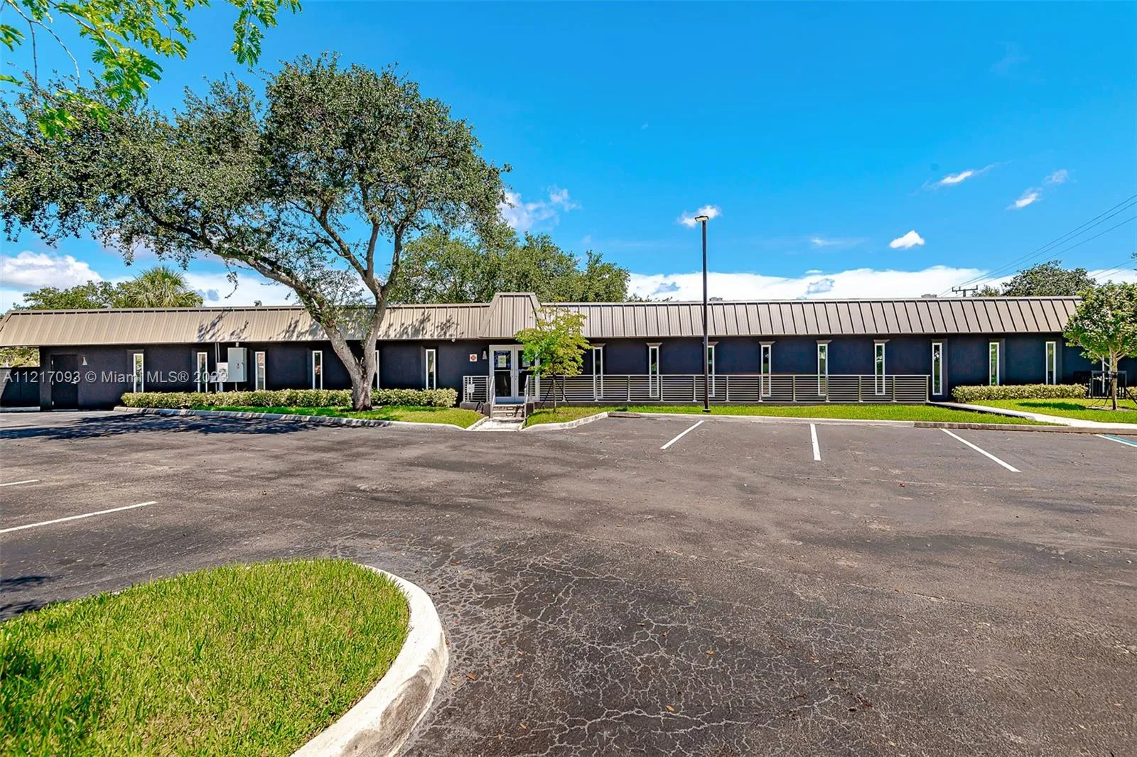 7700 Davie Road Ext, Hollywood, Florida 33024, Hollywood, Florida 33024, ,Commercial Sale,For Sale,7700 Davie Road Ext, Hollywood, Florida 33024,A11217093