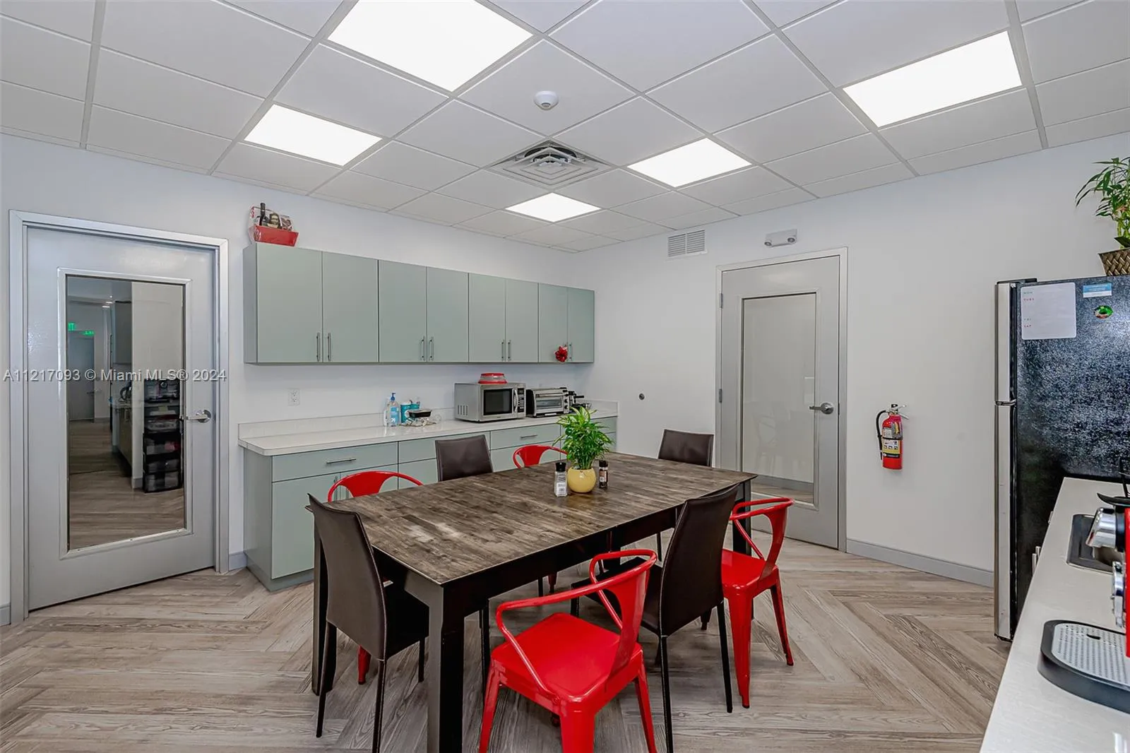 7700 Davie Road Ext, Hollywood, Florida 33024, Hollywood, Florida 33024, ,Commercial Sale,For Sale,7700 Davie Road Ext, Hollywood, Florida 33024,A11217093