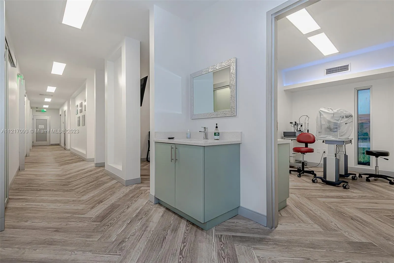 7700 Davie Road Ext, Hollywood, Florida 33024, Hollywood, Florida 33024, ,Commercial Sale,For Sale,7700 Davie Road Ext, Hollywood, Florida 33024,A11217093