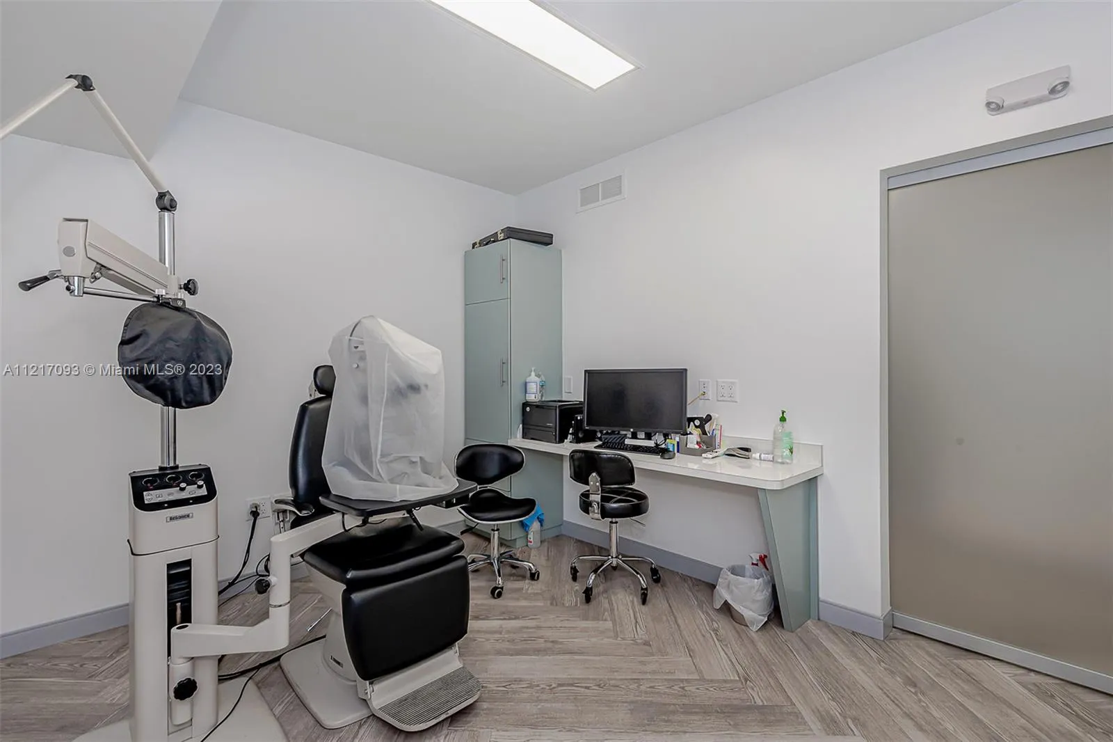 7700 Davie Road Ext, Hollywood, Florida 33024, Hollywood, Florida 33024, ,Commercial Sale,For Sale,7700 Davie Road Ext, Hollywood, Florida 33024,A11217093