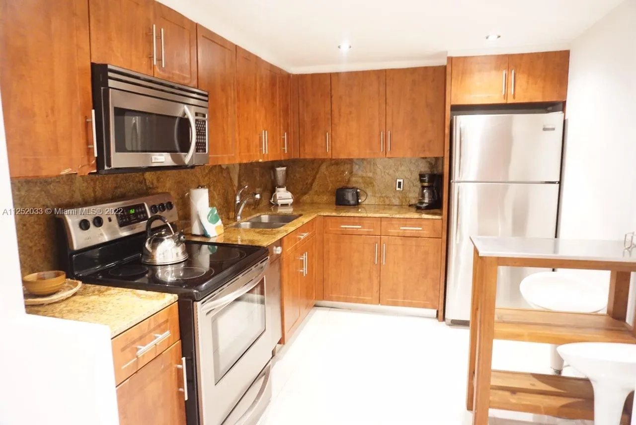 5161 Collins Av 309, Miami Beach, Florida 33140, Miami Beach, Florida 33140, 1 Bedroom Bedrooms, ,1 BathroomBathrooms,Residential Lease,For Rent,5161 Collins Av 309, Miami Beach, Florida 33140,A11252033