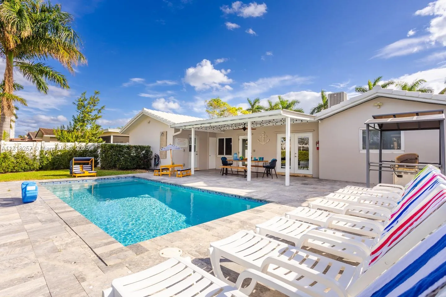 833 Washington St, Hollywood, Florida 33019, Hollywood, Florida 33019, 5 Bedrooms Bedrooms, ,3 BathroomsBathrooms,Residential Lease,For Rent,833 Washington St, Hollywood, Florida 33019,A11318257