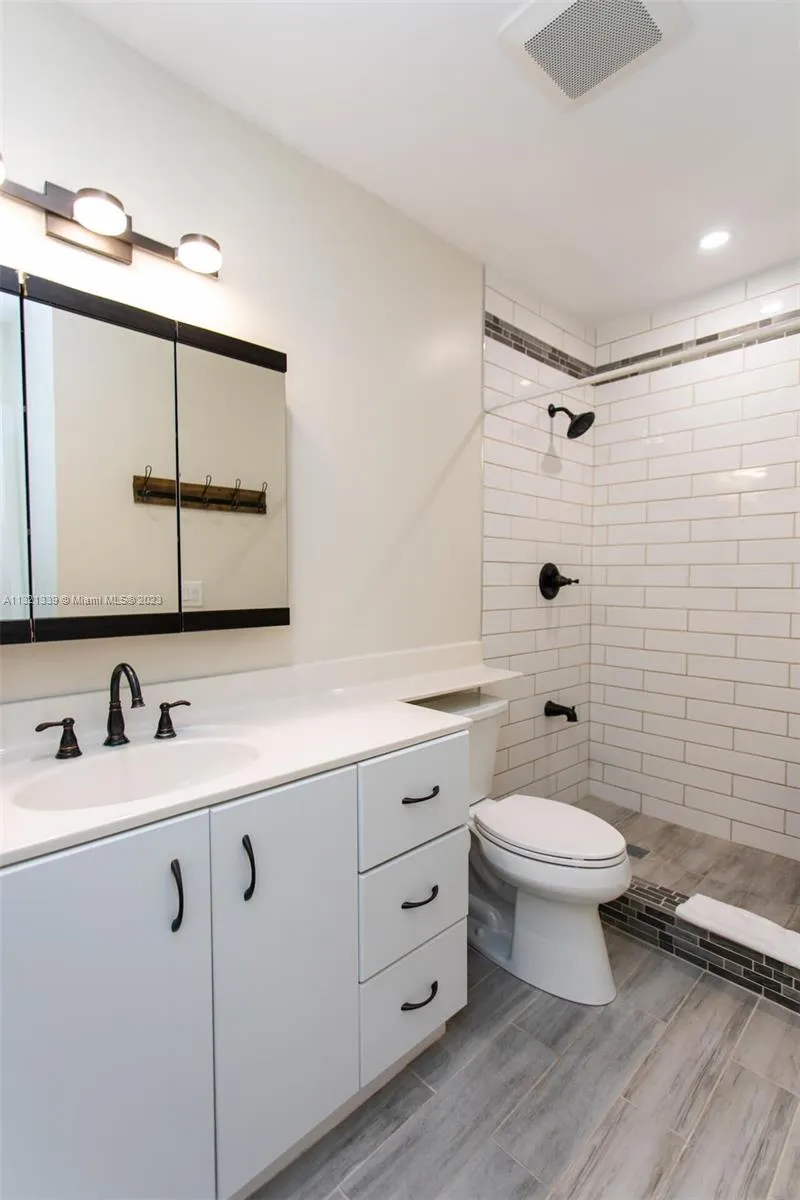 1120 N 13th Terrace, Hollywood, Florida 33019, Hollywood, Florida 33019, 4 Bedrooms Bedrooms, ,2 BathroomsBathrooms,Residential Lease,For Rent,1120 N 13th Terrace, Hollywood, Florida 33019,A11321339