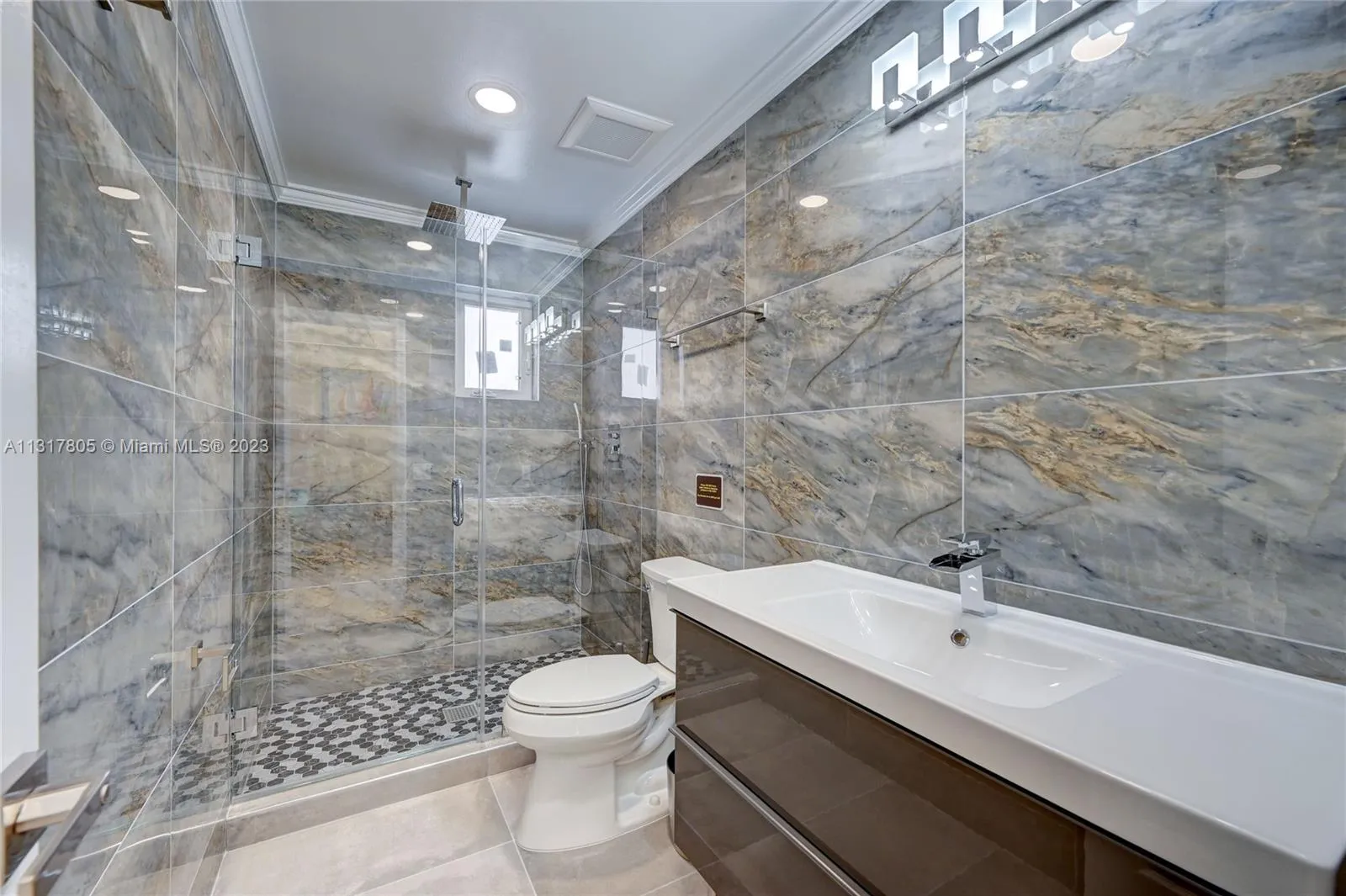 1109 Hollywood Blvd, Hollywood, Florida 33019, Hollywood, Florida 33019, 5 Bedrooms Bedrooms, ,3 BathroomsBathrooms,Residential Lease,For Rent,1109 Hollywood Blvd, Hollywood, Florida 33019,A11317805
