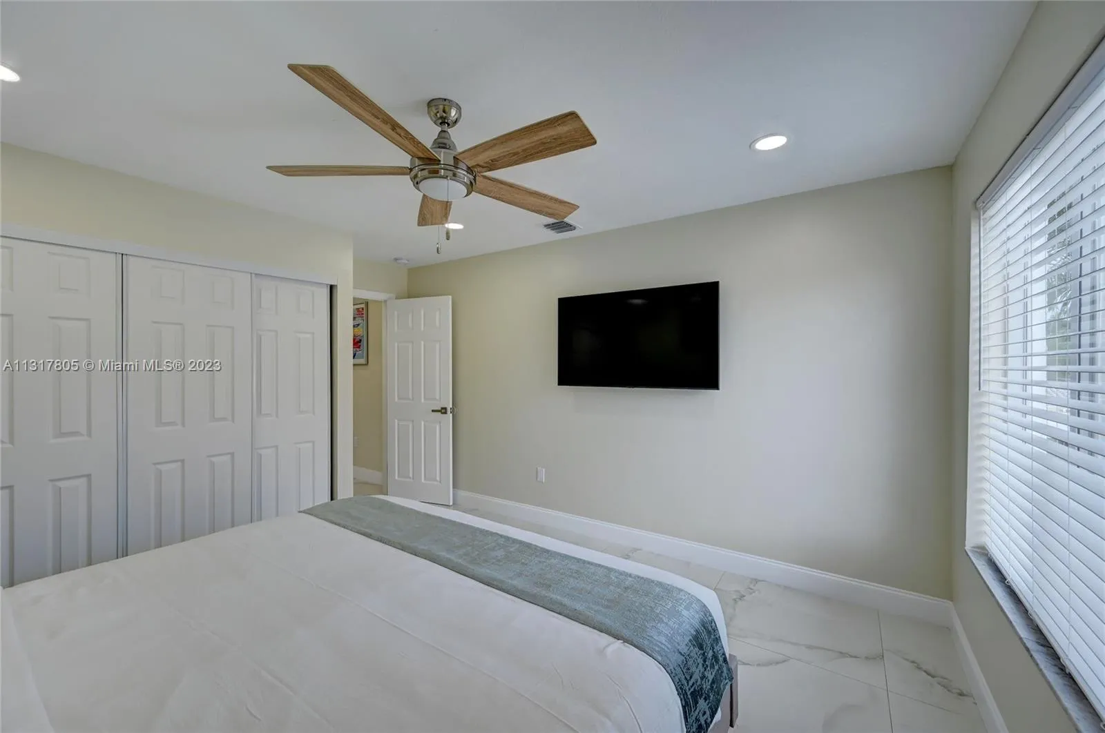 1109 Hollywood Blvd, Hollywood, Florida 33019, Hollywood, Florida 33019, 5 Bedrooms Bedrooms, ,3 BathroomsBathrooms,Residential Lease,For Rent,1109 Hollywood Blvd, Hollywood, Florida 33019,A11317805