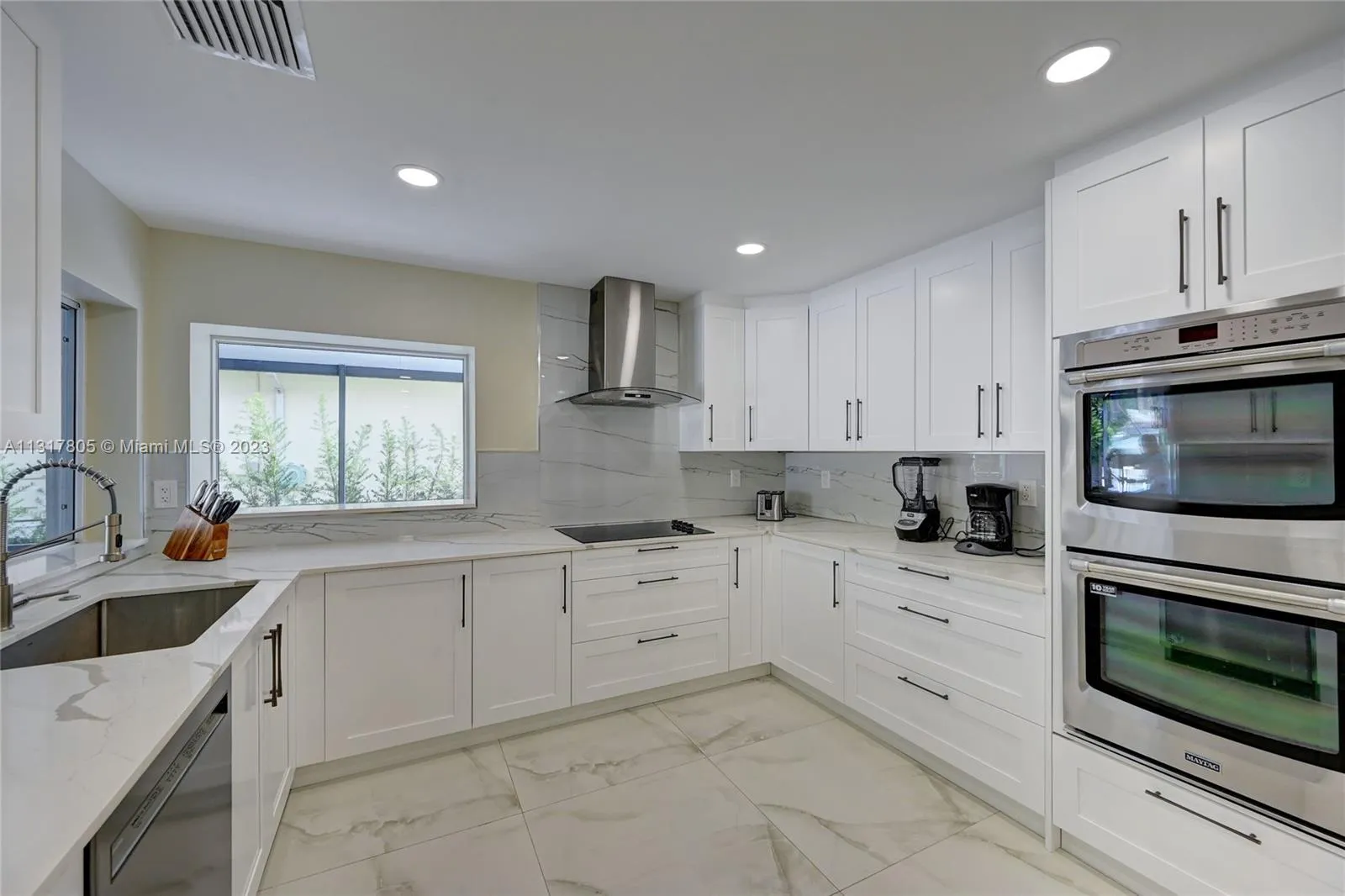 1109 Hollywood Blvd, Hollywood, Florida 33019, Hollywood, Florida 33019, 5 Bedrooms Bedrooms, ,3 BathroomsBathrooms,Residential Lease,For Rent,1109 Hollywood Blvd, Hollywood, Florida 33019,A11317805
