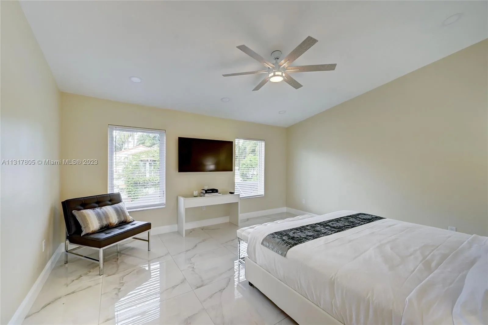 1109 Hollywood Blvd, Hollywood, Florida 33019, Hollywood, Florida 33019, 5 Bedrooms Bedrooms, ,3 BathroomsBathrooms,Residential Lease,For Rent,1109 Hollywood Blvd, Hollywood, Florida 33019,A11317805