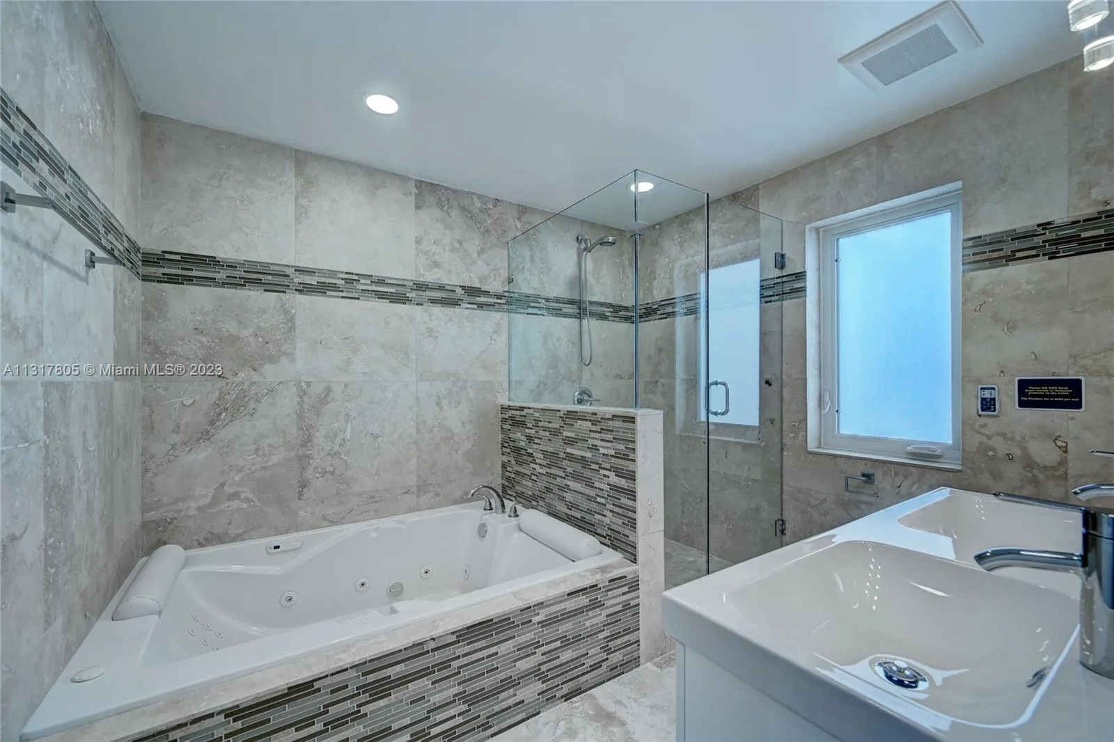 1109 Hollywood Blvd, Hollywood, Florida 33019, Hollywood, Florida 33019, 5 Bedrooms Bedrooms, ,3 BathroomsBathrooms,Residential Lease,For Rent,1109 Hollywood Blvd, Hollywood, Florida 33019,A11317805