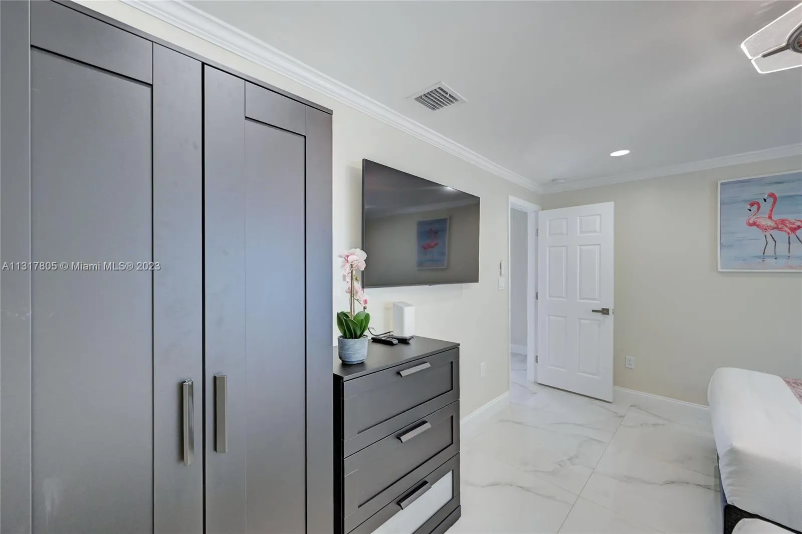 1109 Hollywood Blvd, Hollywood, Florida 33019, Hollywood, Florida 33019, 5 Bedrooms Bedrooms, ,3 BathroomsBathrooms,Residential Lease,For Rent,1109 Hollywood Blvd, Hollywood, Florida 33019,A11317805