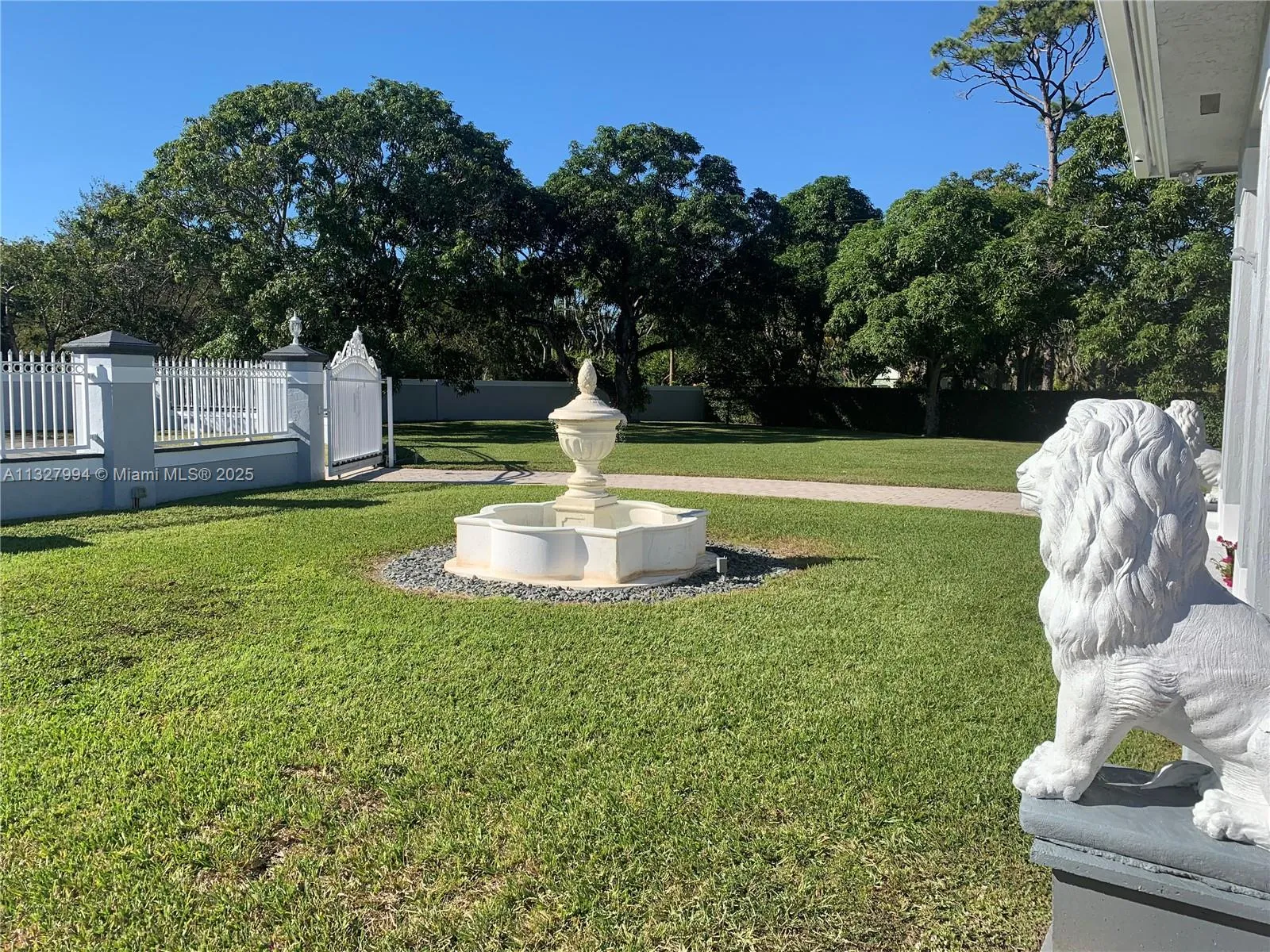 7625 Sw 75th Ave, Miami, Florida 33143, Miami, Florida 33143, 6 Bedrooms Bedrooms, ,4 BathroomsBathrooms,Residential,For Sale,7625 Sw 75th Ave, Miami, Florida 33143,A11327994