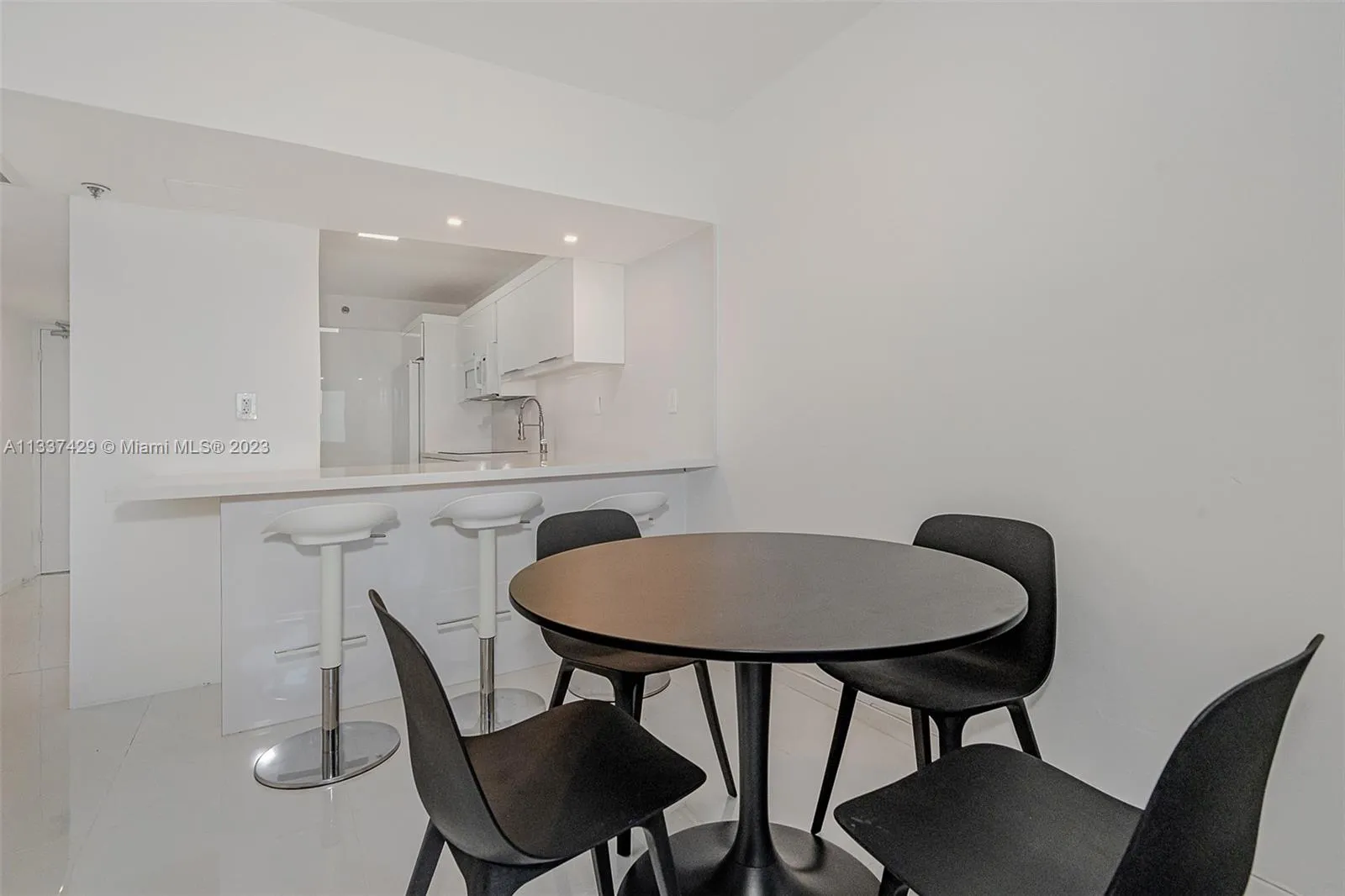 100 Lincoln Rd 519, Miami Beach, Florida 33139, Miami Beach, Florida 33139, ,1 BathroomBathrooms,Residential Lease,For Rent,100 Lincoln Rd 519, Miami Beach, Florida 33139,A11337429