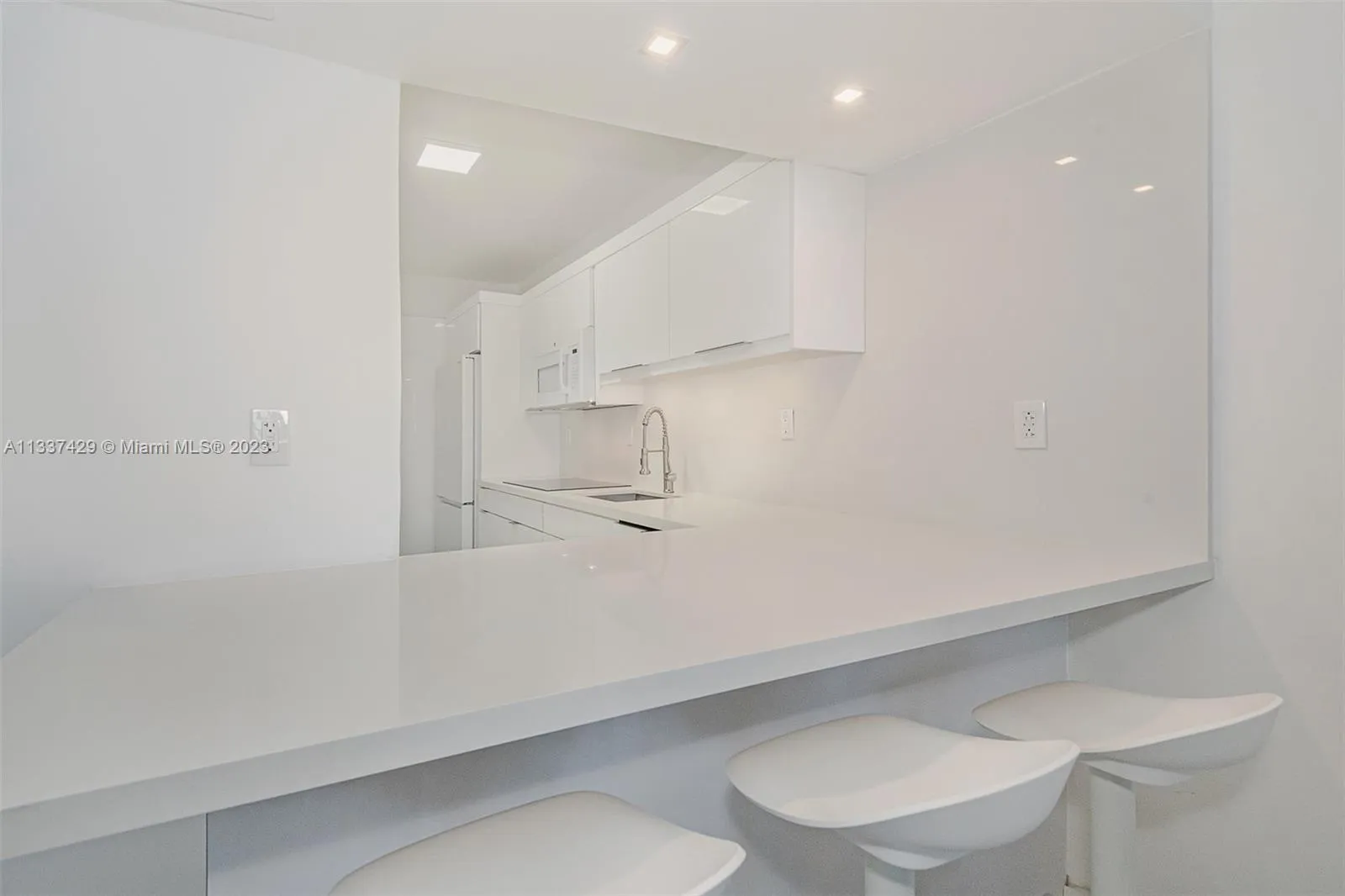 100 Lincoln Rd 519, Miami Beach, Florida 33139, Miami Beach, Florida 33139, ,1 BathroomBathrooms,Residential Lease,For Rent,100 Lincoln Rd 519, Miami Beach, Florida 33139,A11337429