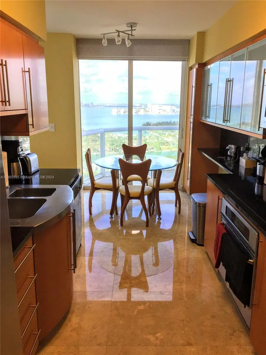 6365 Collins Av 3407, Miami Beach, Florida 33141, Miami Beach, Florida 33141, 2 Bedrooms Bedrooms, ,2 BathroomsBathrooms,Residential Lease,For Rent,6365 Collins Av 3407, Miami Beach, Florida 33141,A11365995