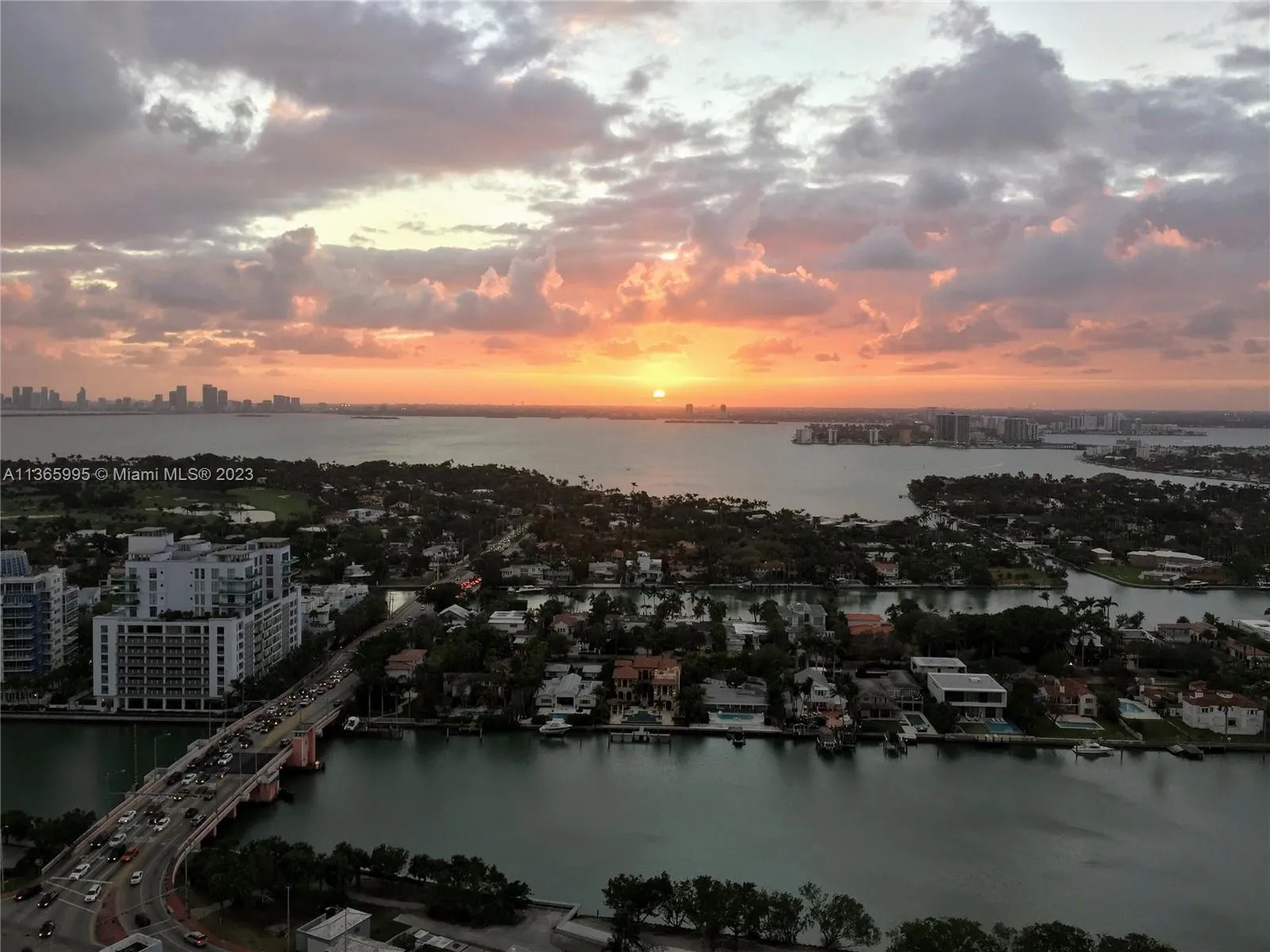 6365 Collins Av 3407, Miami Beach, Florida 33141, Miami Beach, Florida 33141, 2 Bedrooms Bedrooms, ,2 BathroomsBathrooms,Residential Lease,For Rent,6365 Collins Av 3407, Miami Beach, Florida 33141,A11365995