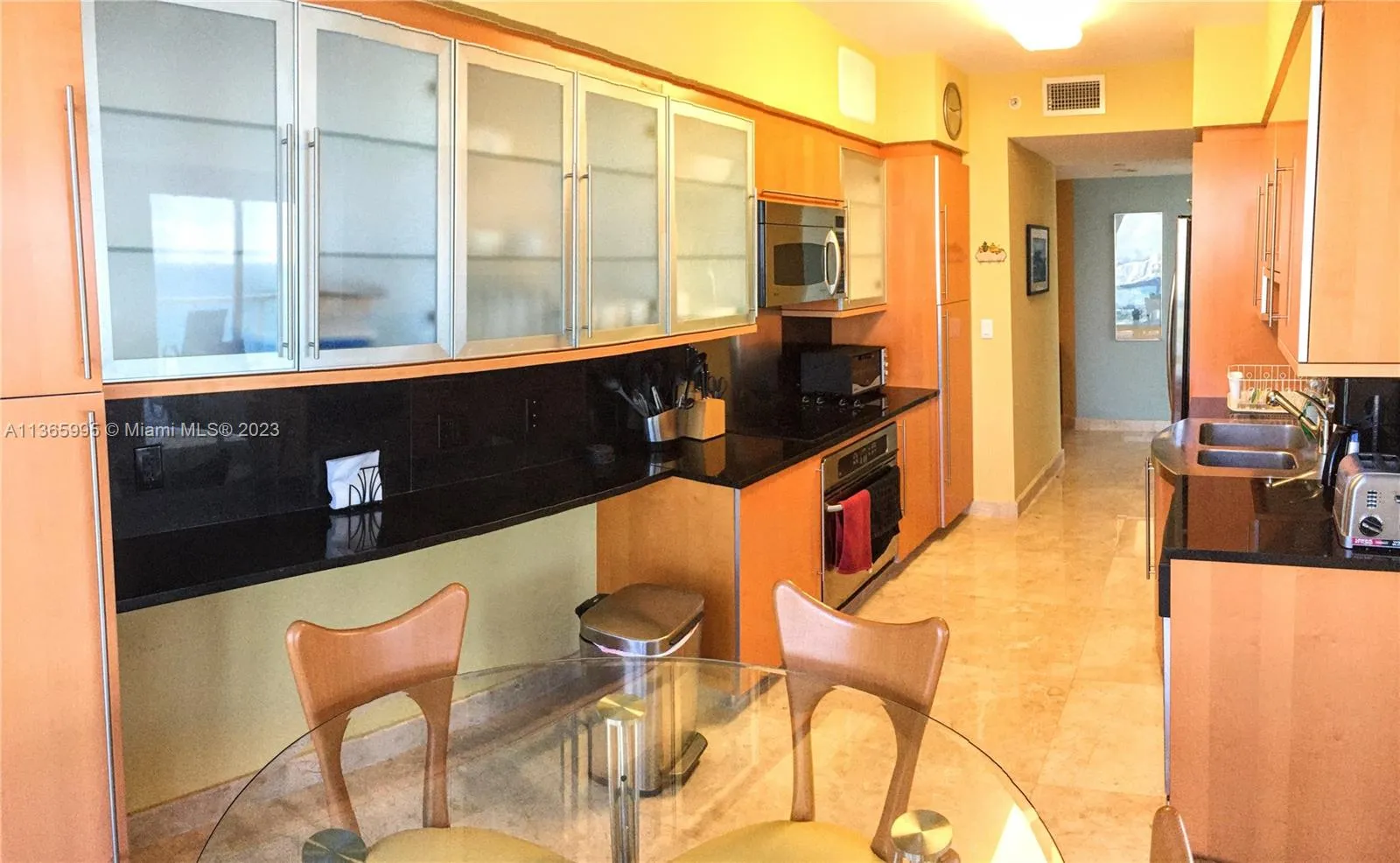 6365 Collins Av 3407, Miami Beach, Florida 33141, Miami Beach, Florida 33141, 2 Bedrooms Bedrooms, ,2 BathroomsBathrooms,Residential Lease,For Rent,6365 Collins Av 3407, Miami Beach, Florida 33141,A11365995