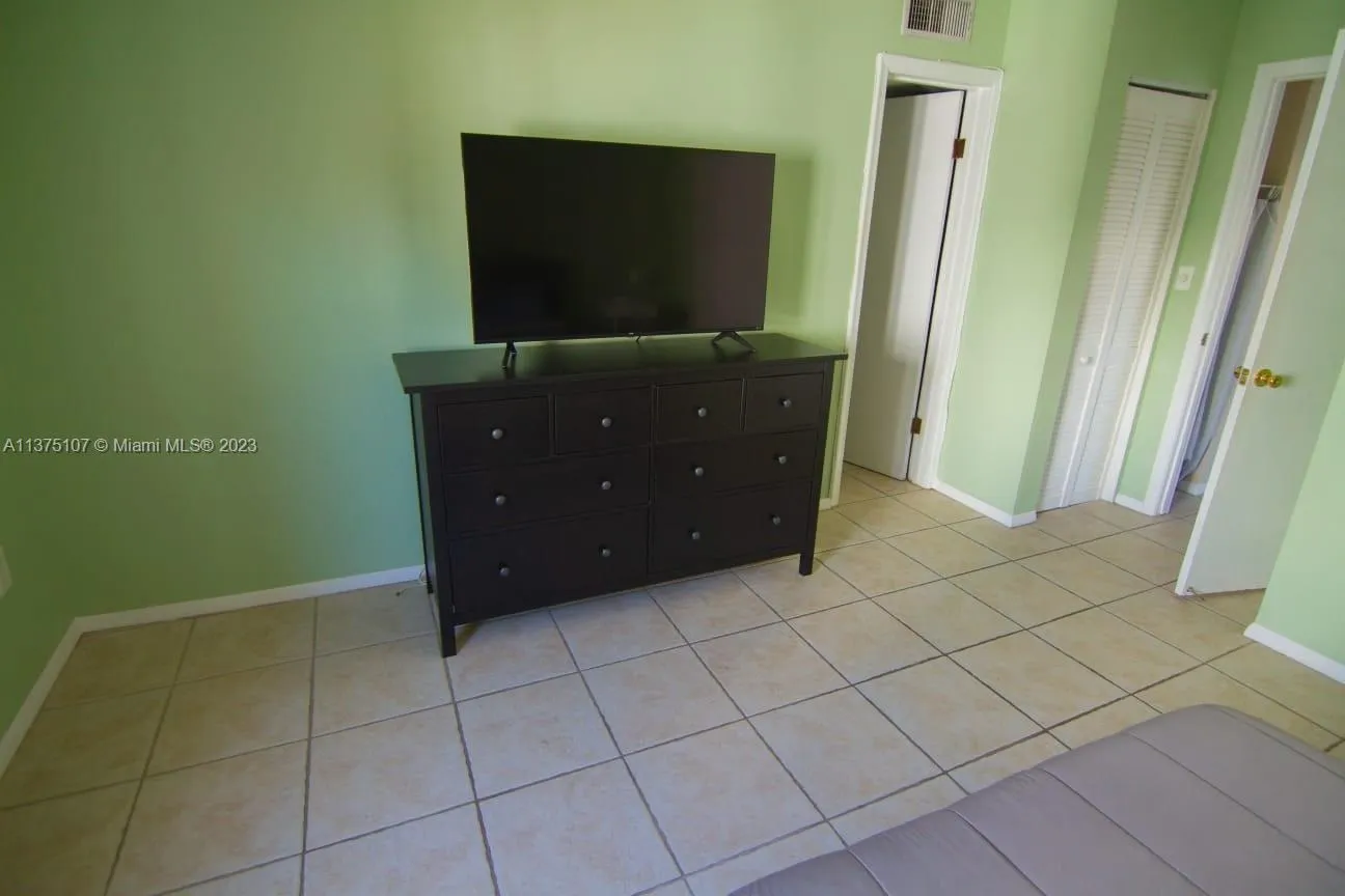 753 Michigan Ave 2d, Miami Beach, Florida 33139, Miami Beach, Florida 33139, 1 Bedroom Bedrooms, ,1 BathroomBathrooms,Residential Lease,For Rent,753 Michigan Ave 2d, Miami Beach, Florida 33139,A11375107
